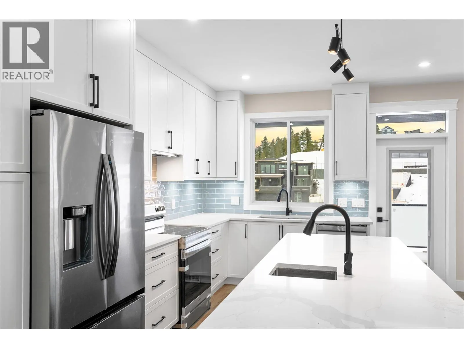 2077 Linfield Drive