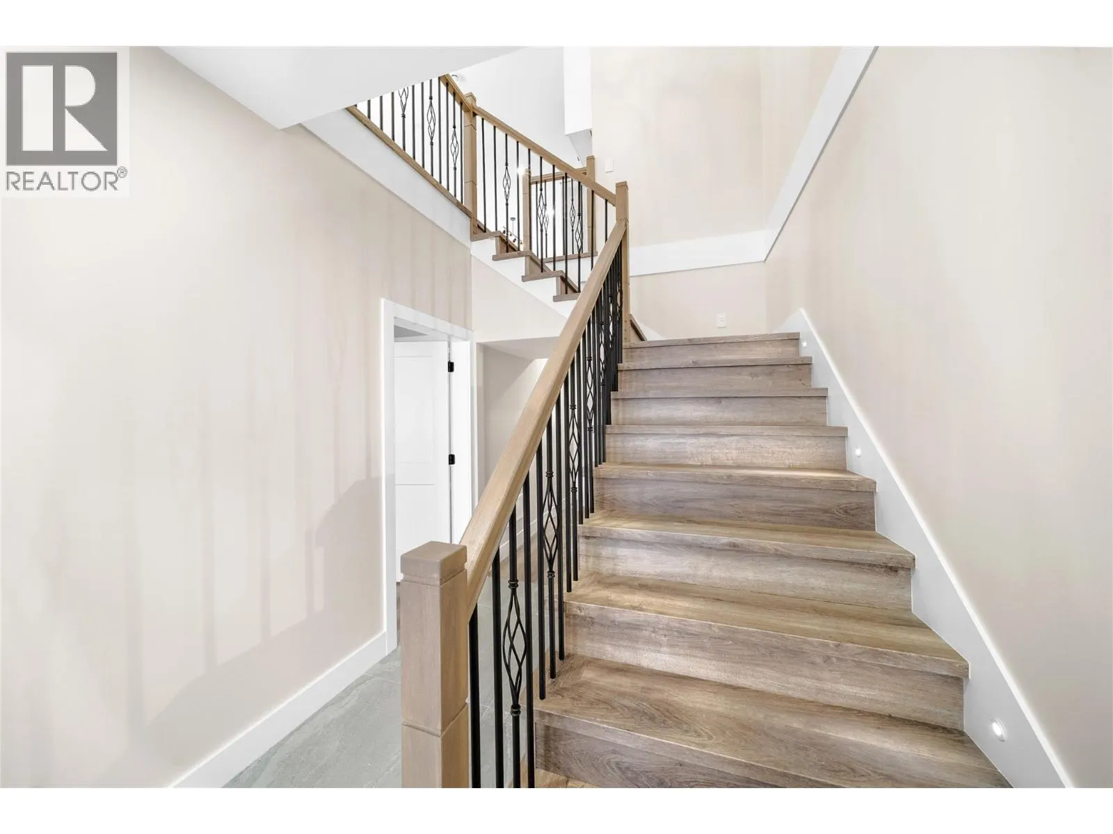 2077 Linfield Drive