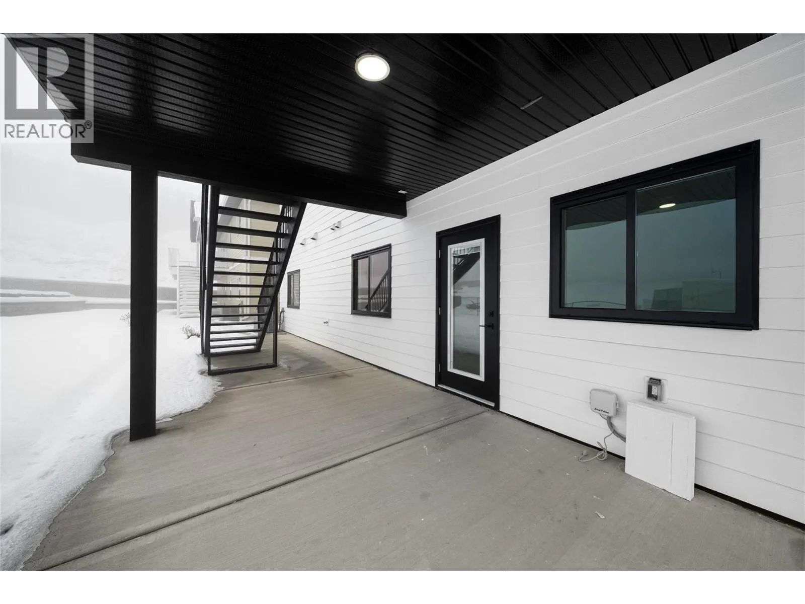2077 Linfield Drive