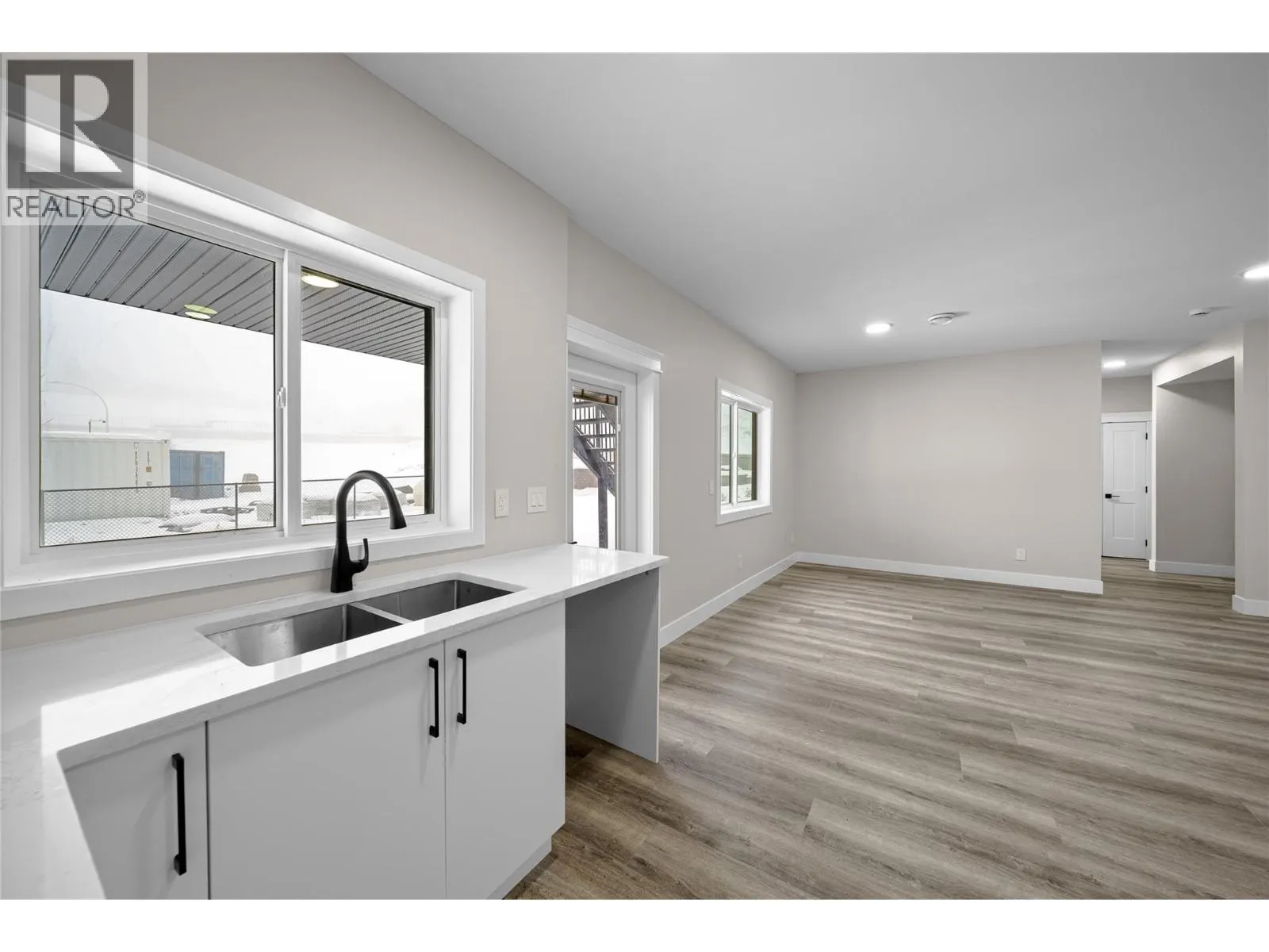 2077 Linfield Drive