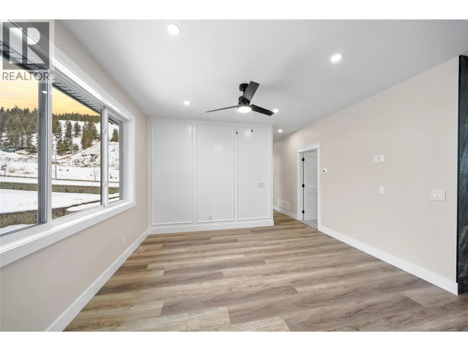 2077 Linfield Drive