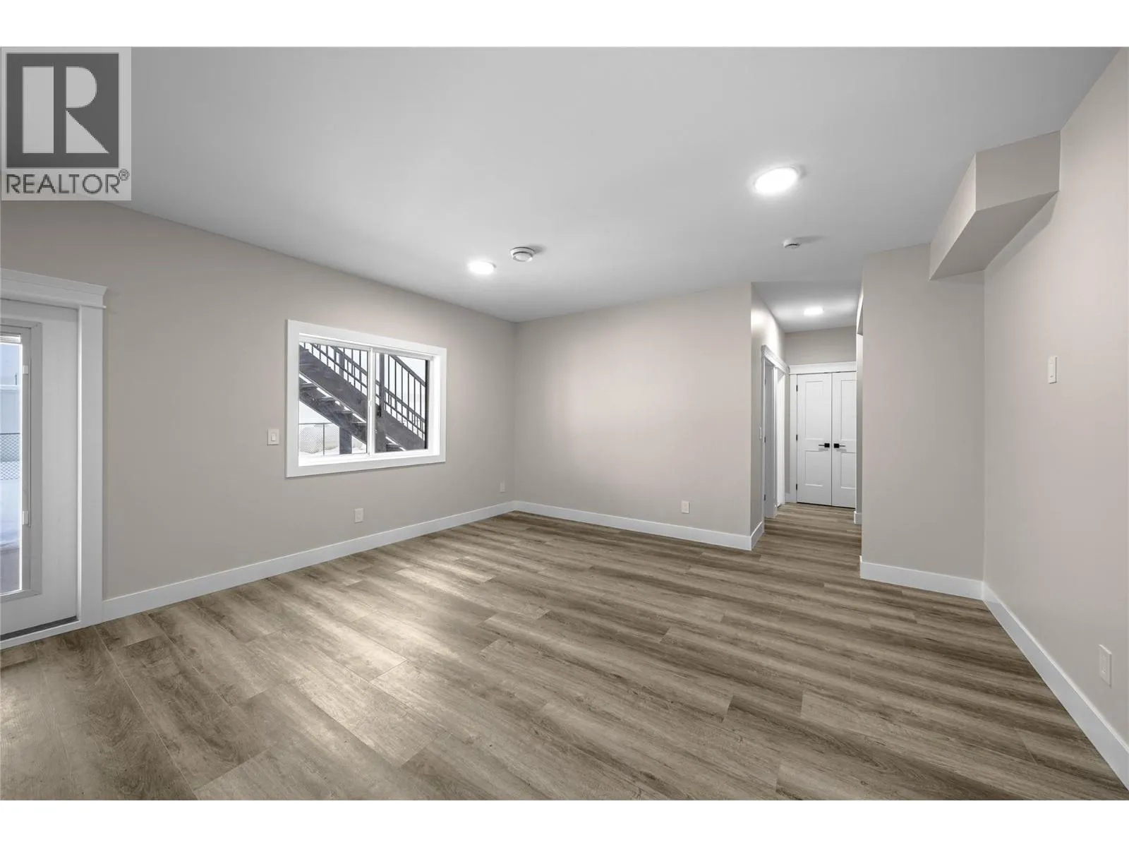 2077 Linfield Drive