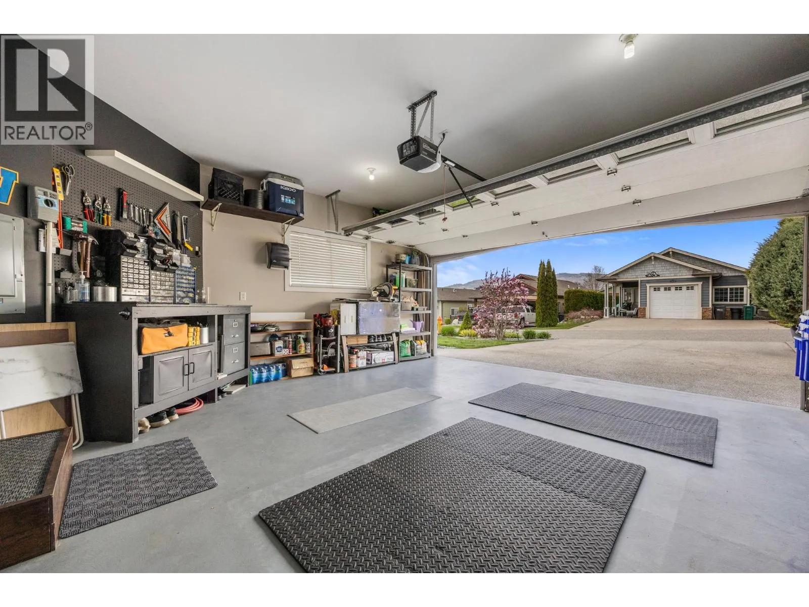 2173 Mimosa Drive