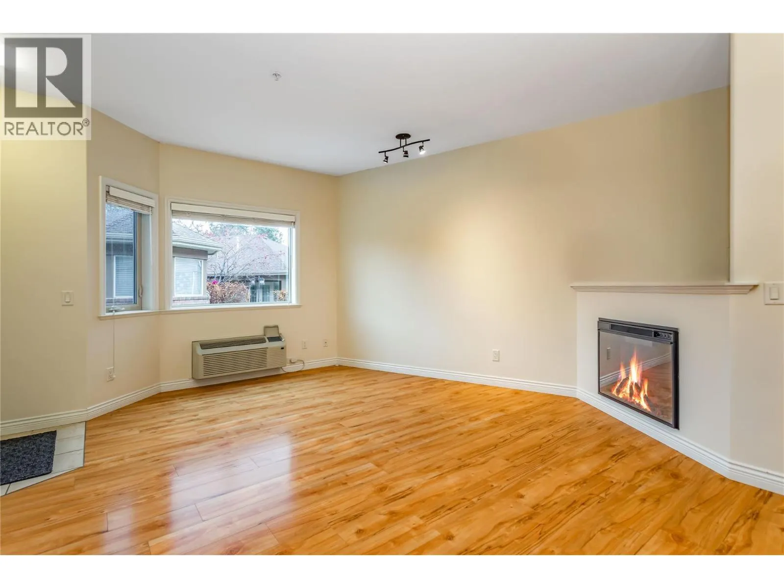4433 Gordon Drive Unit# 117
