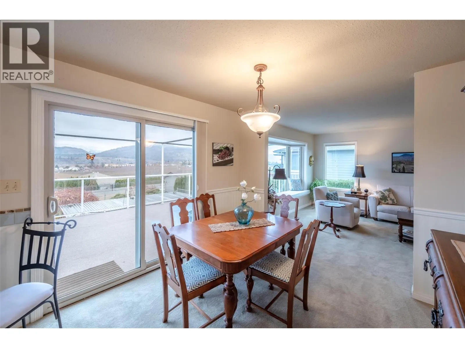 949 Panorama Crescent