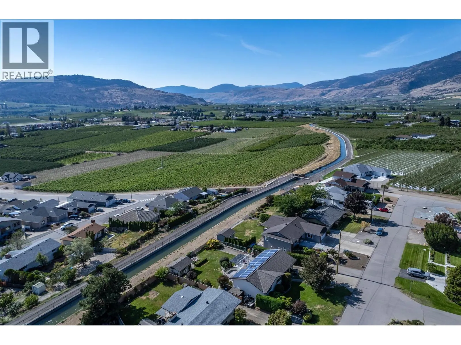 949 Panorama Crescent