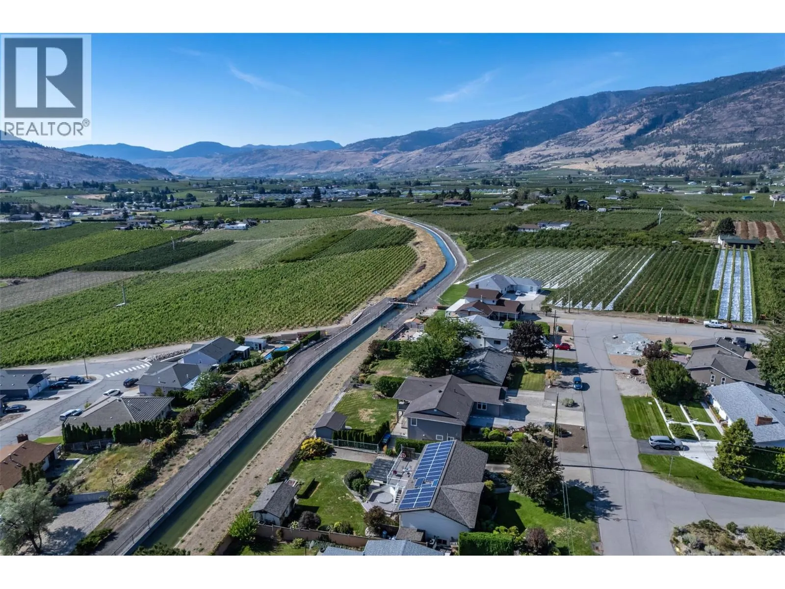 949 Panorama Crescent