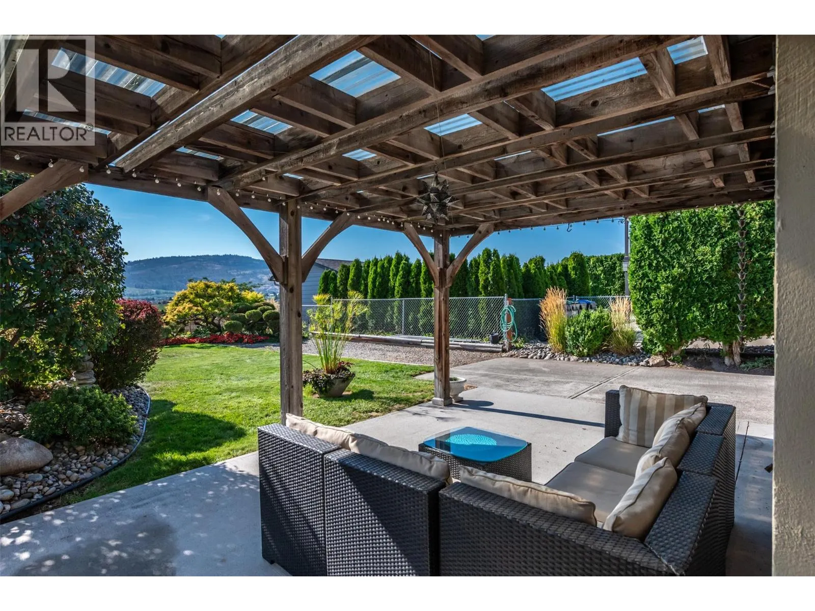949 Panorama Crescent