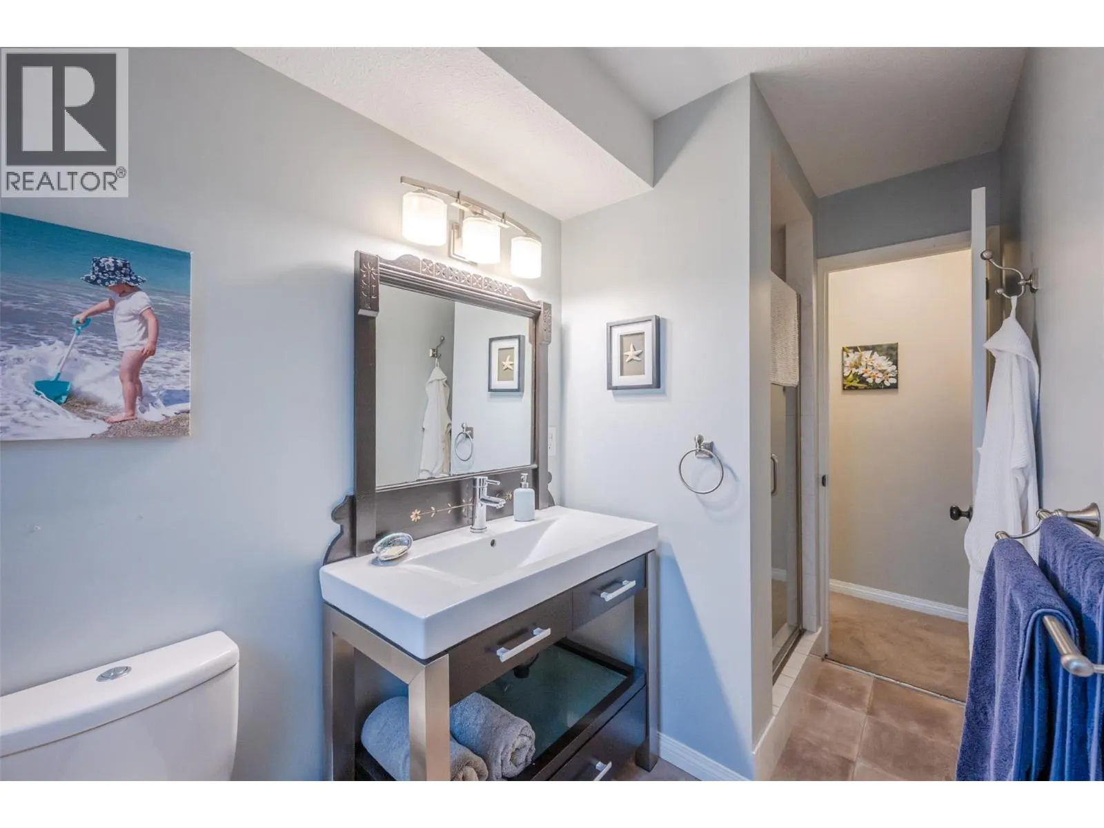 949 Panorama Crescent