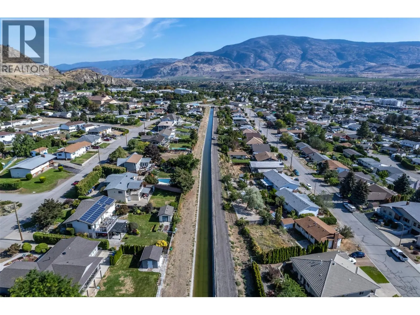 949 Panorama Crescent