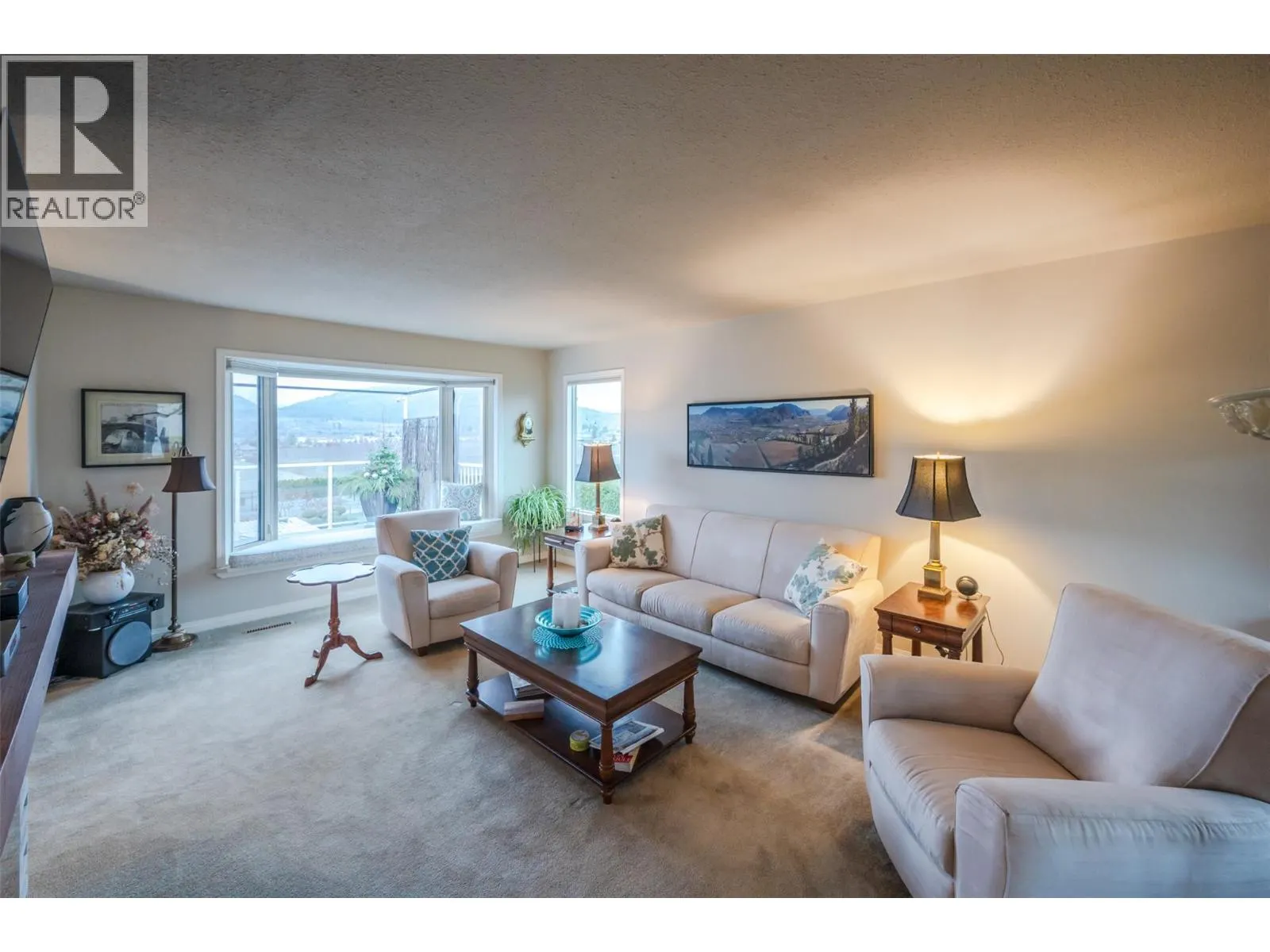 949 Panorama Crescent