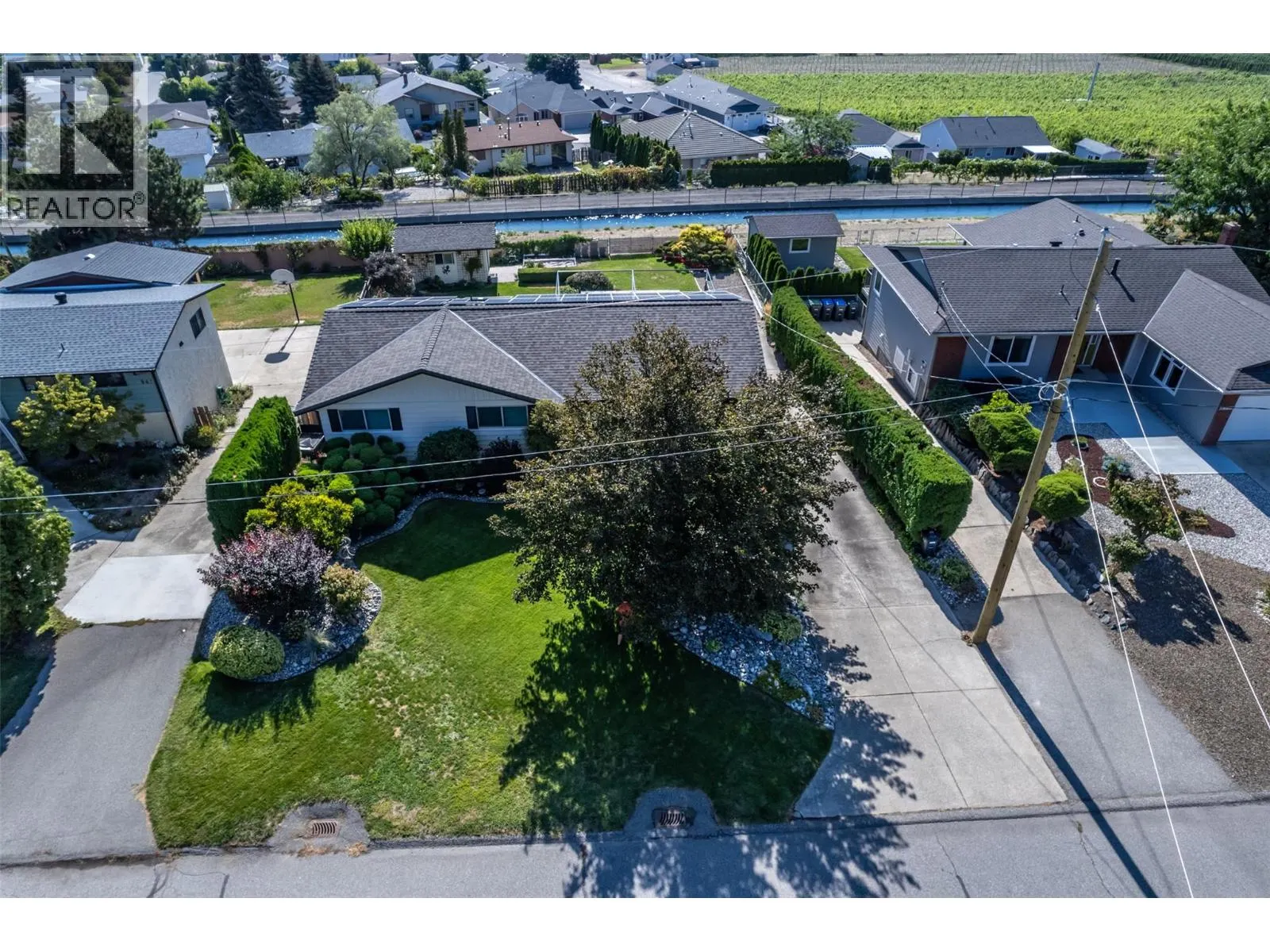 949 Panorama Crescent
