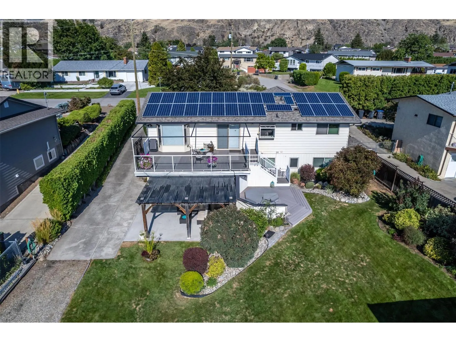 949 Panorama Crescent