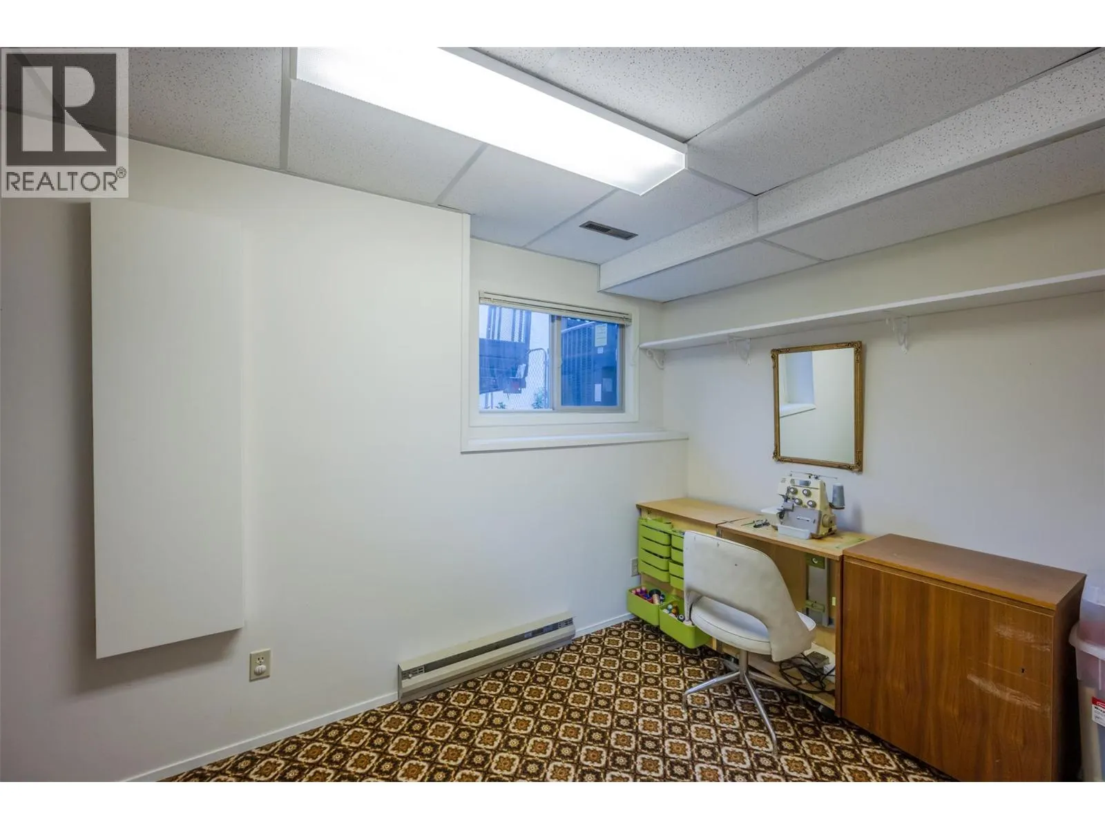 949 Panorama Crescent