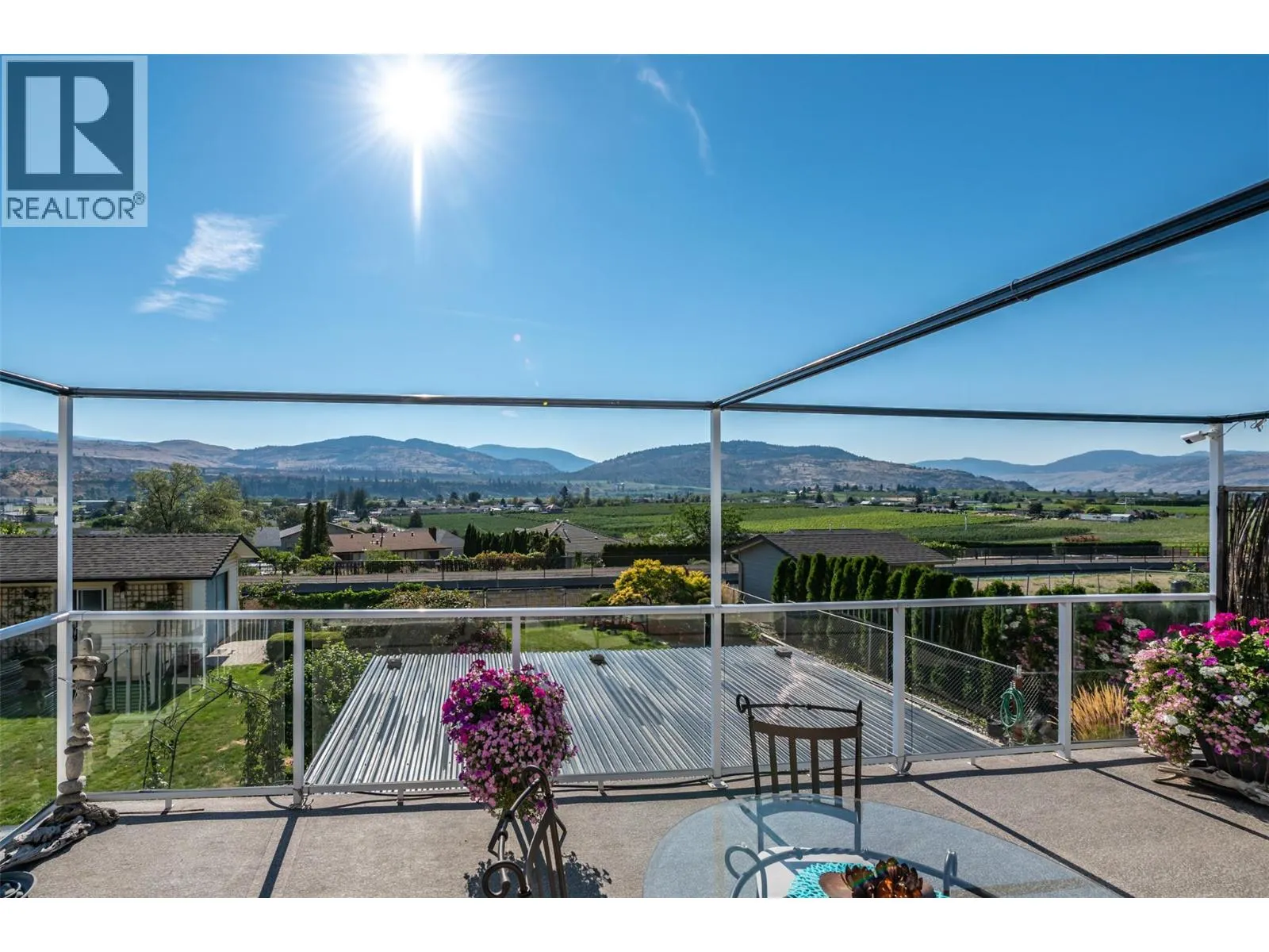 949 Panorama Crescent