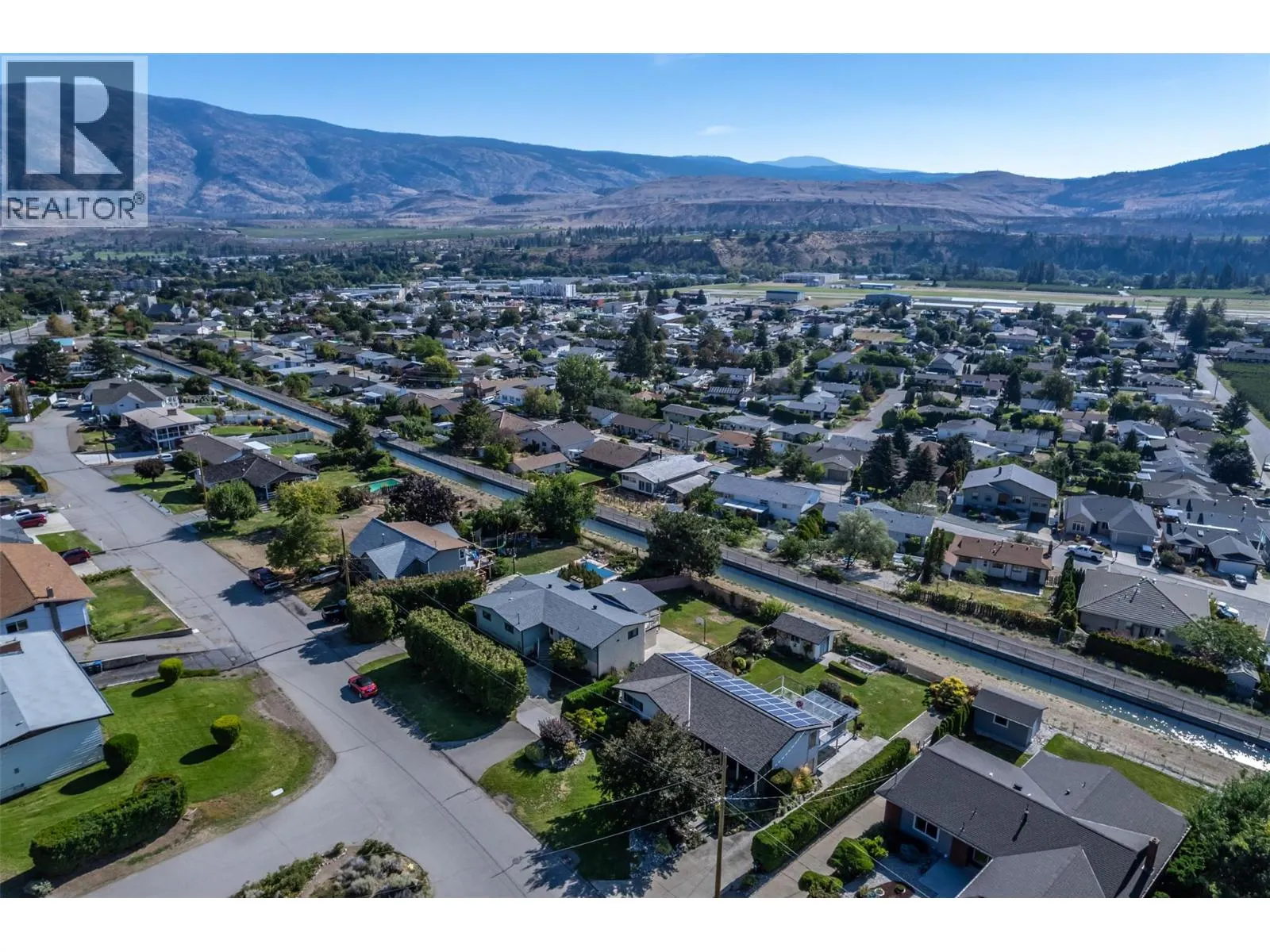 949 Panorama Crescent