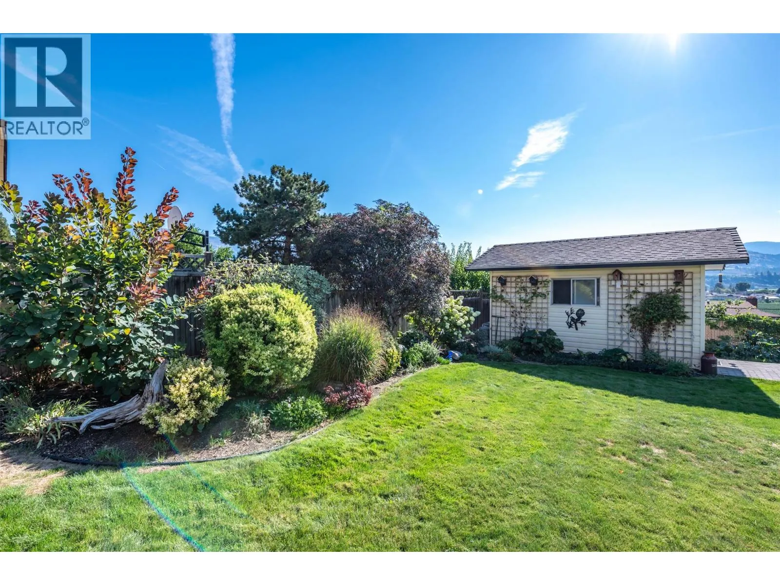 949 Panorama Crescent