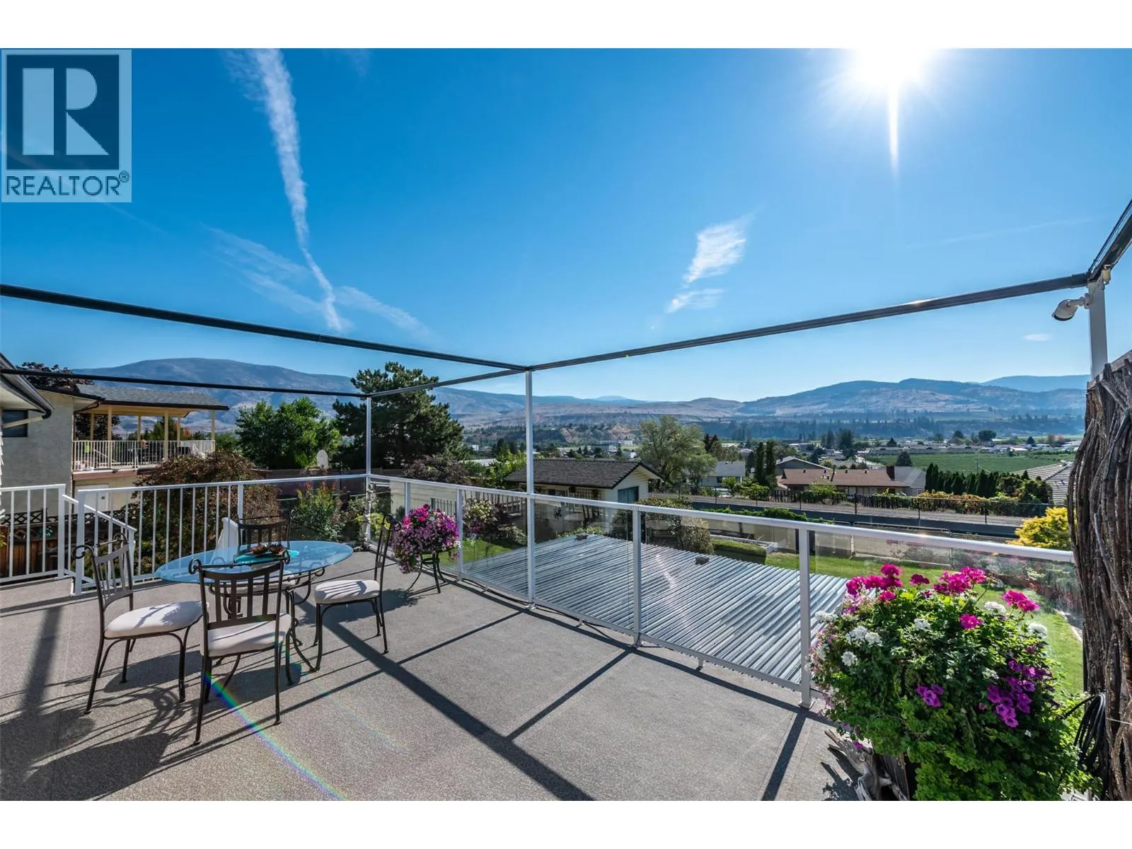 949 Panorama Crescent