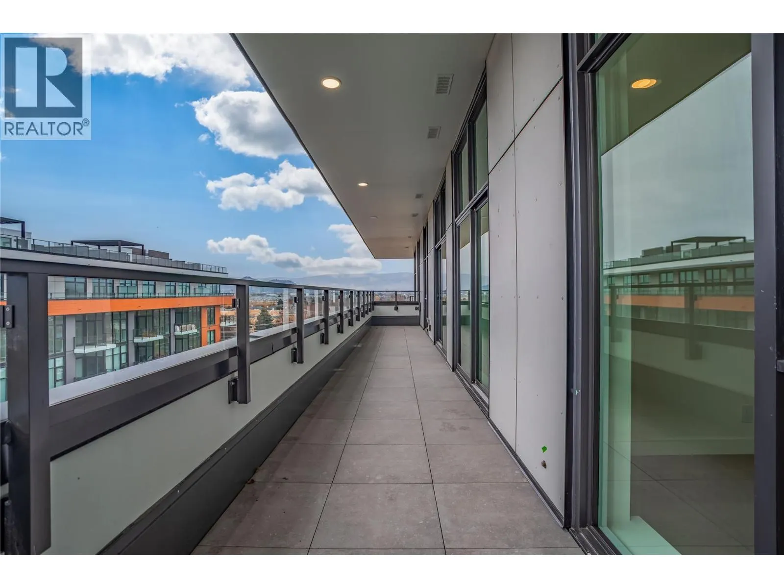 3409 Lakeshore Road Unit# PH S607