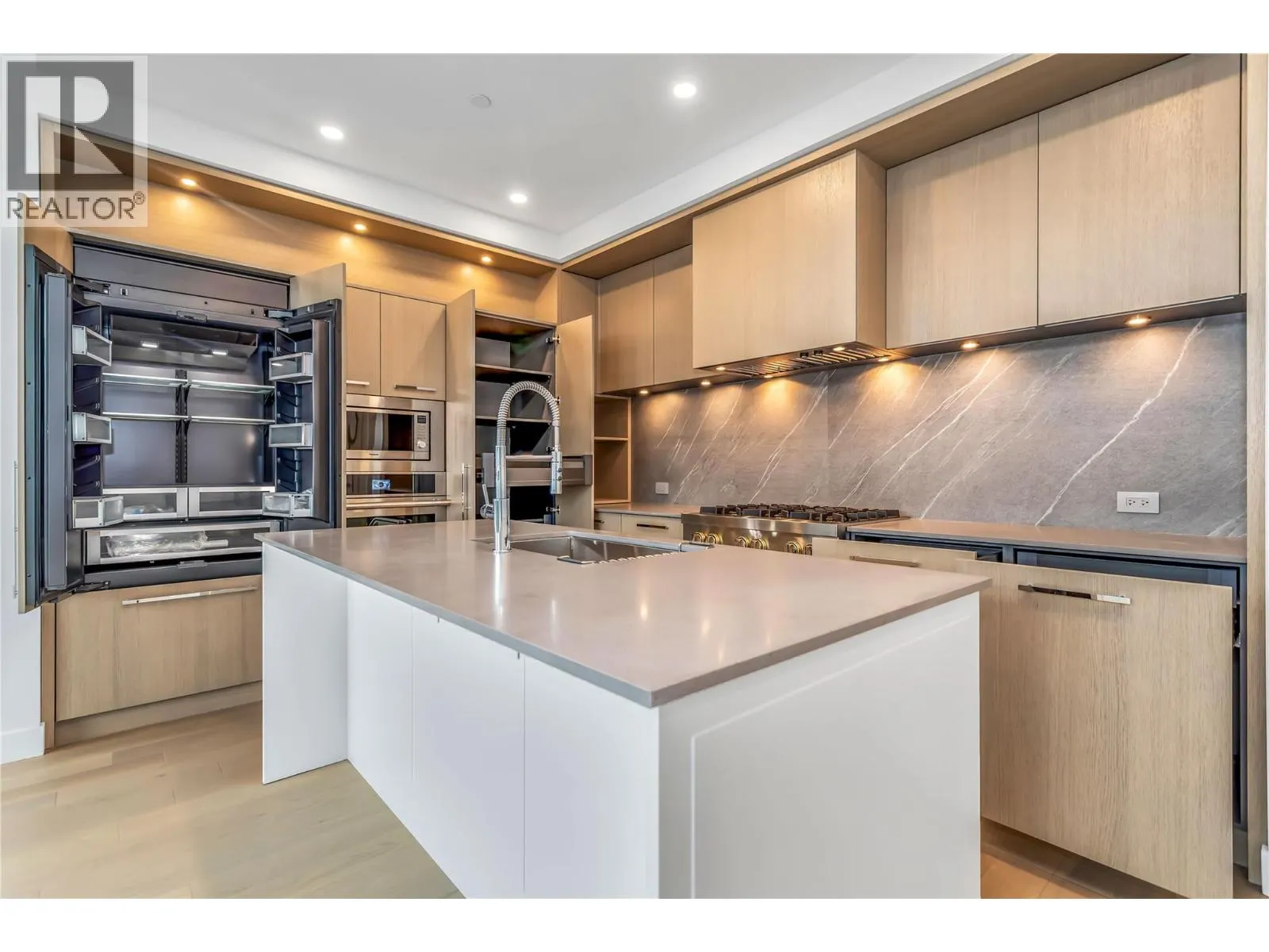 3409 Lakeshore Road Unit# PH S607