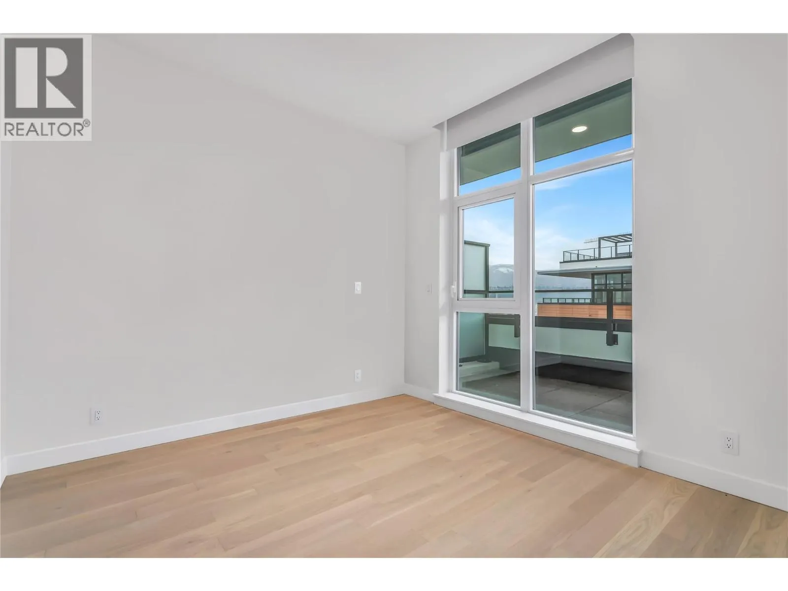3409 Lakeshore Road Unit# PH S607