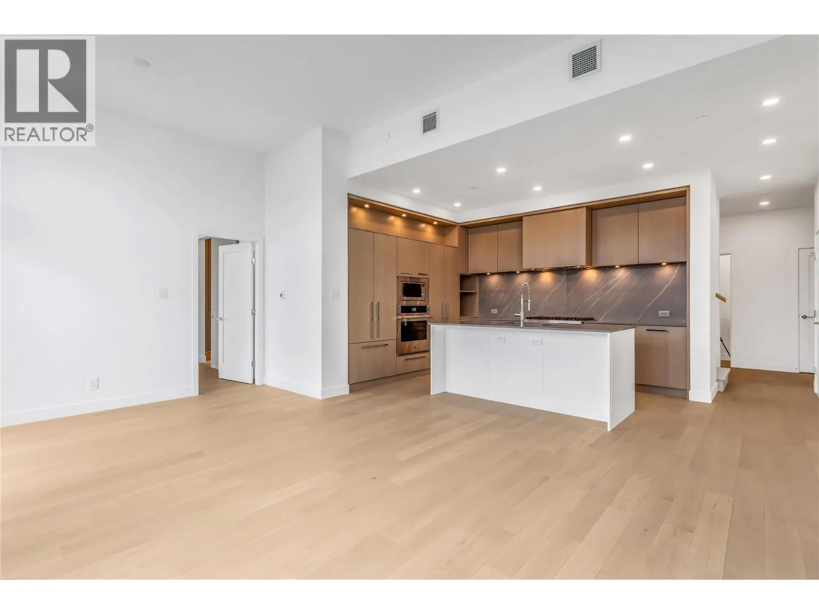 3409 Lakeshore Road Unit# PH S607