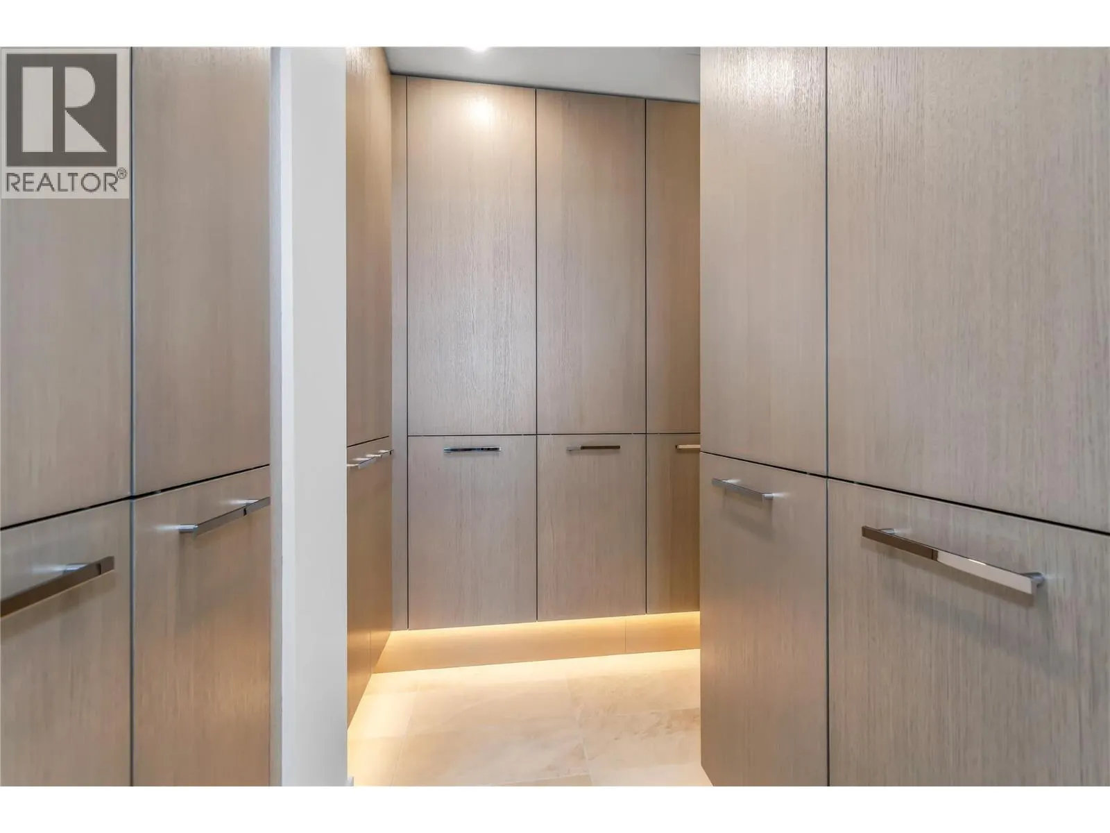 3409 Lakeshore Road Unit# PH S607