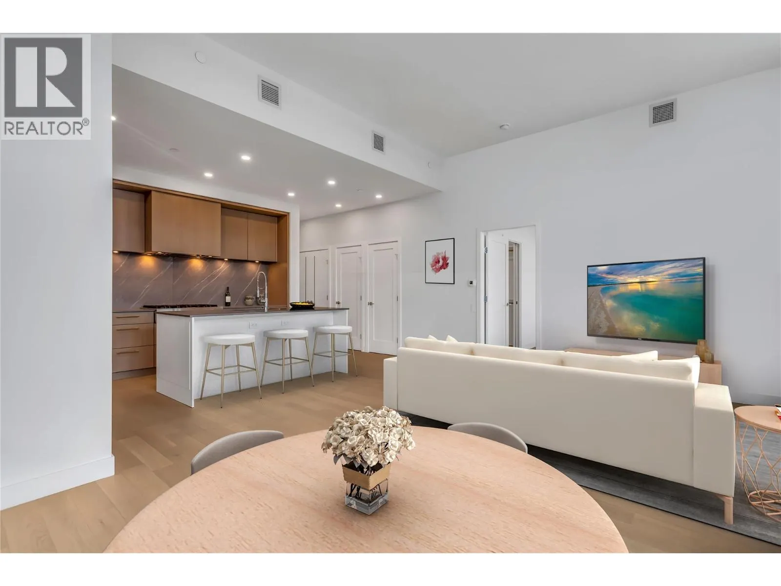 3409 Lakeshore Road Unit# PH S607