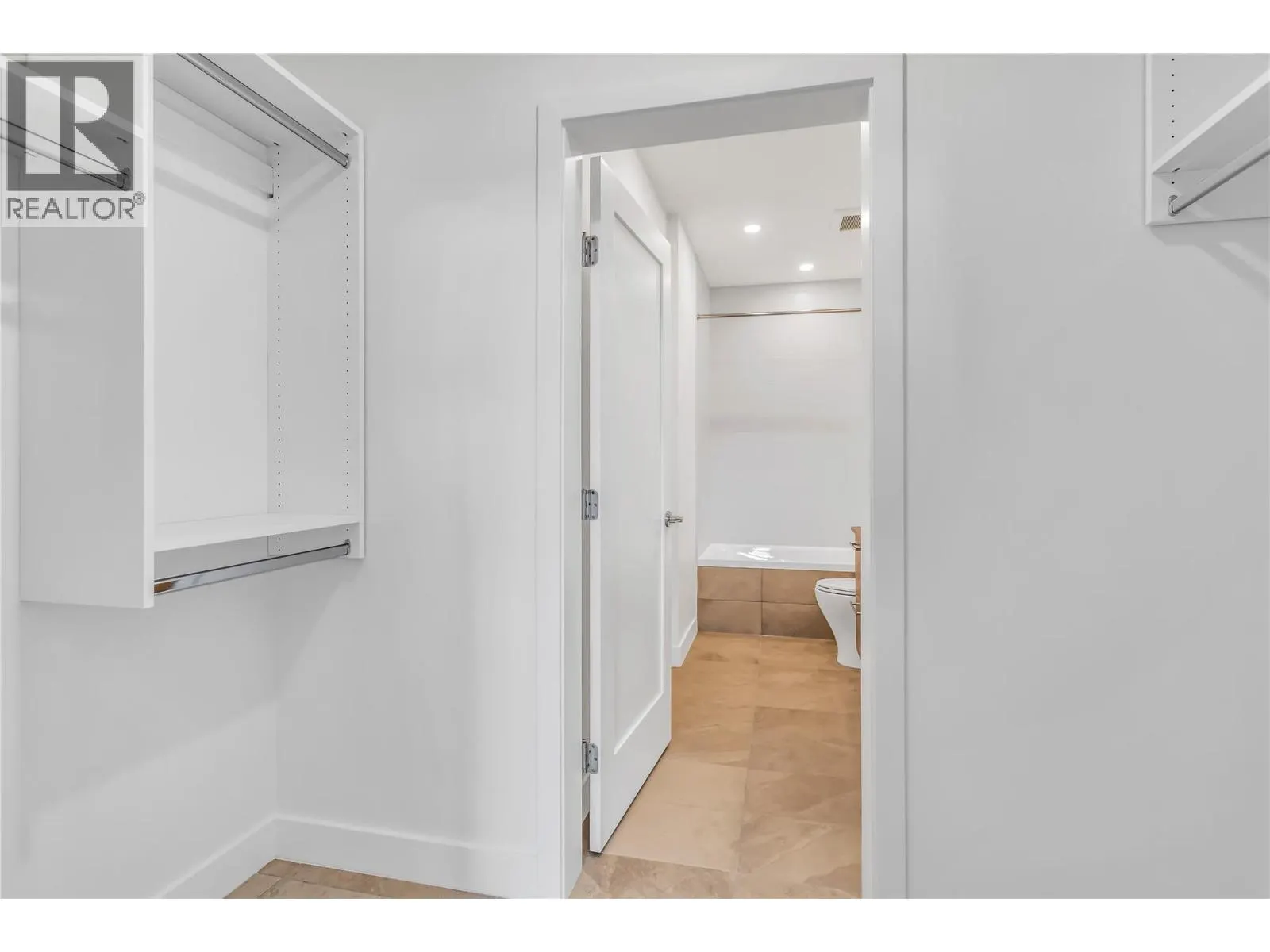 3409 Lakeshore Road Unit# PH S607