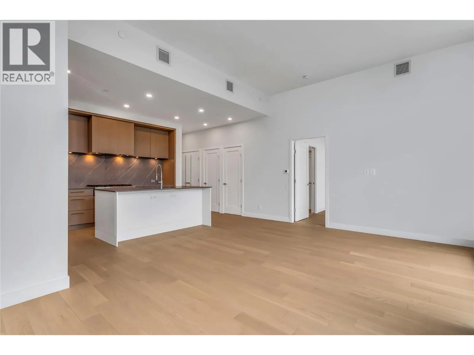 3409 Lakeshore Road Unit# PH S607