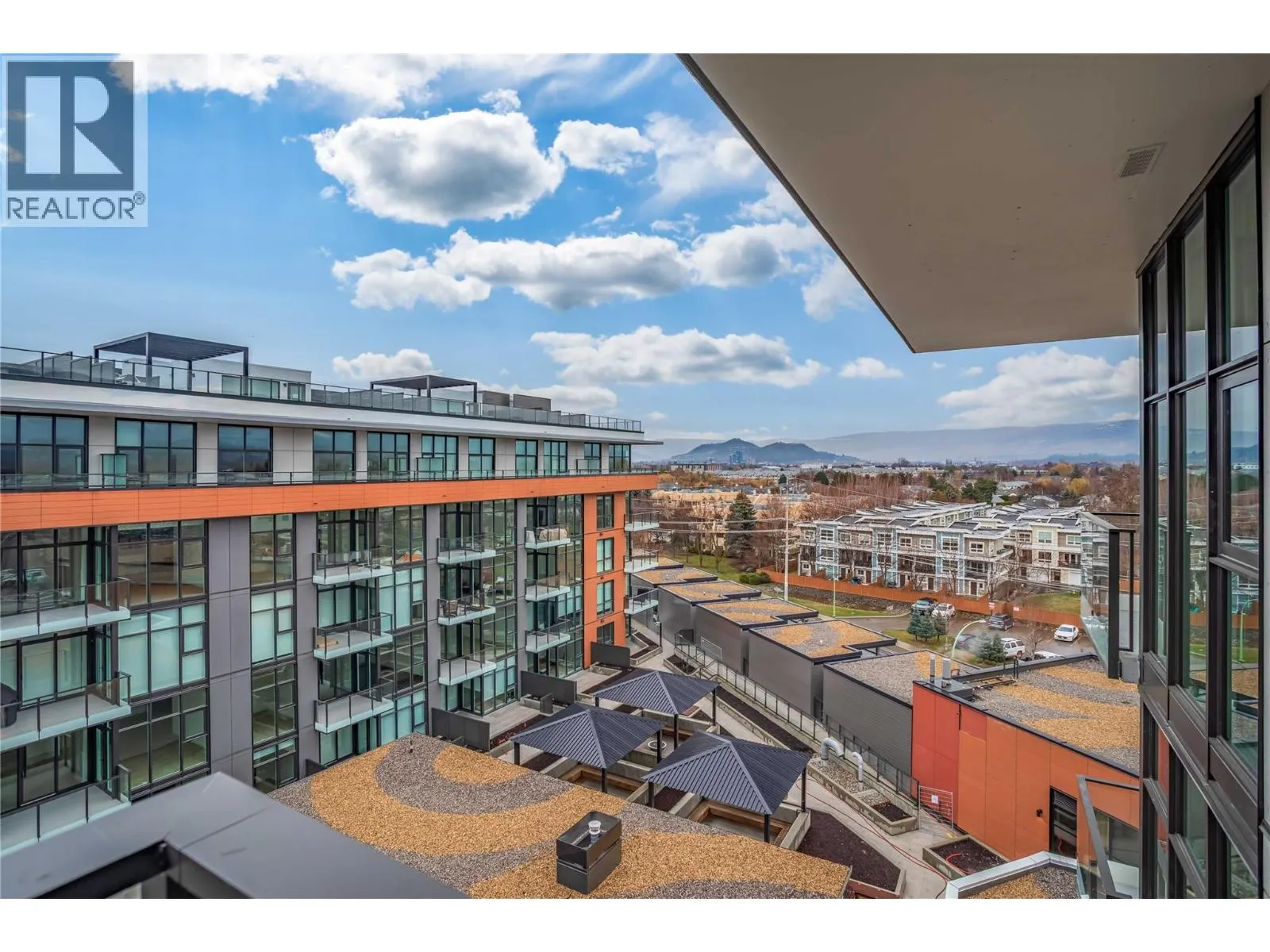 3409 Lakeshore Road Unit# PH S607