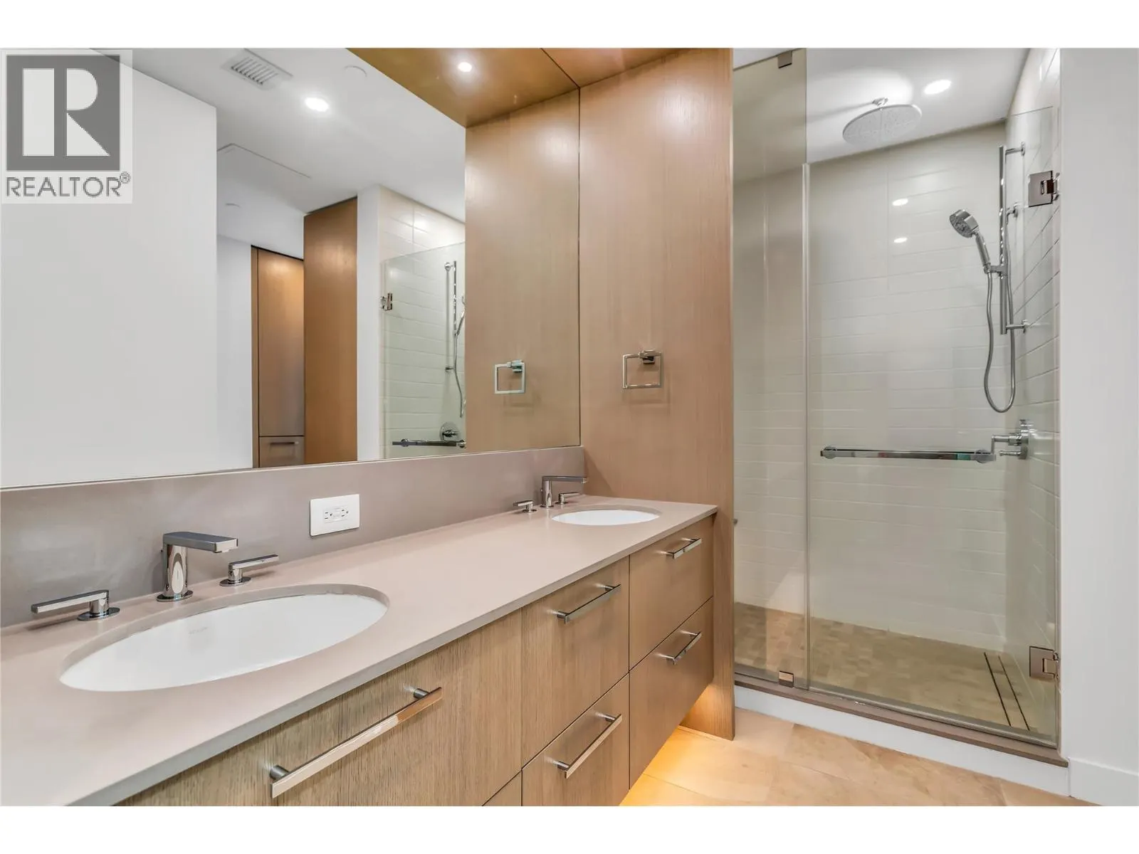 3409 Lakeshore Road Unit# PH S607