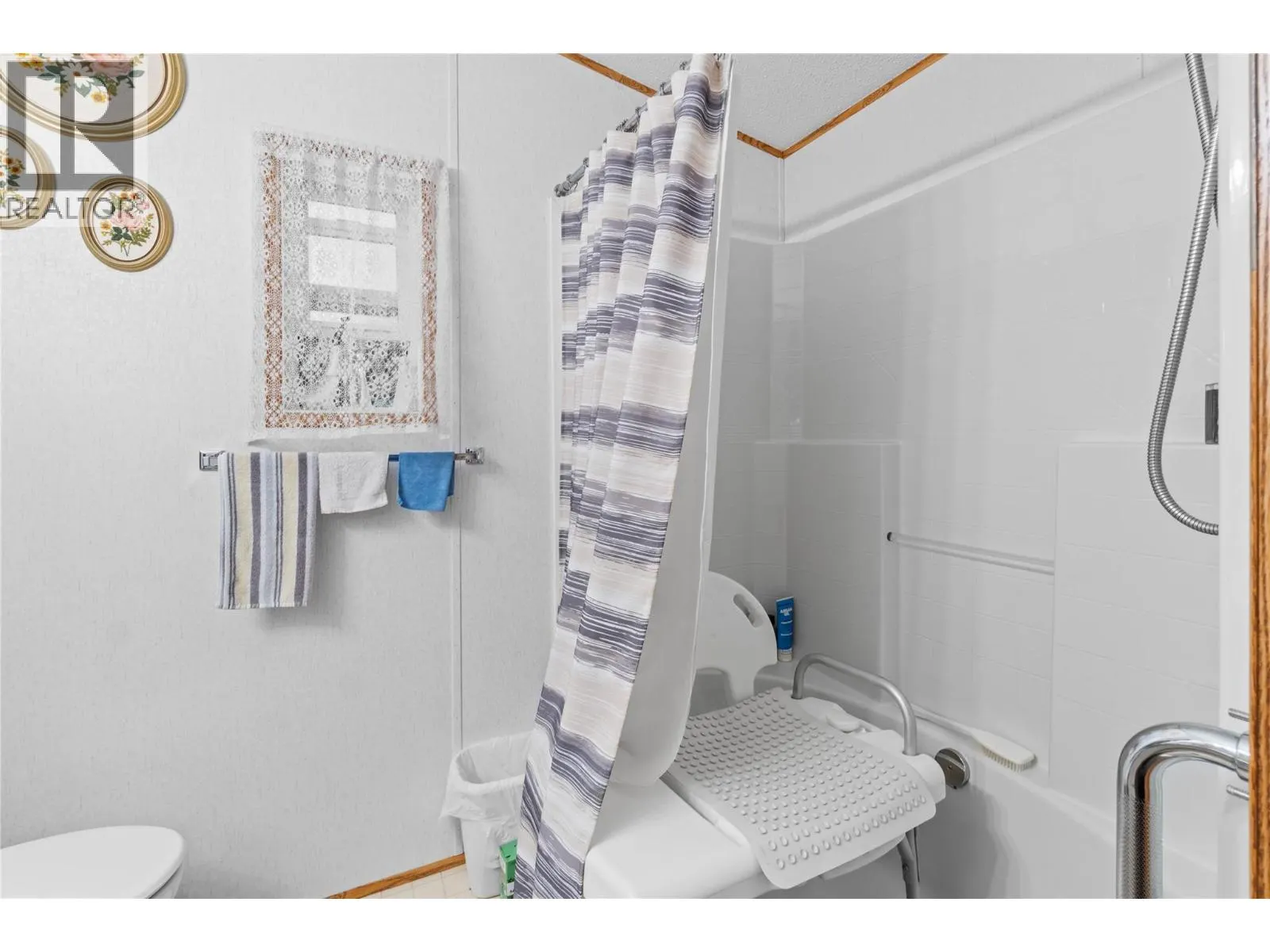 5161 63 Avenue NE Unit# 2