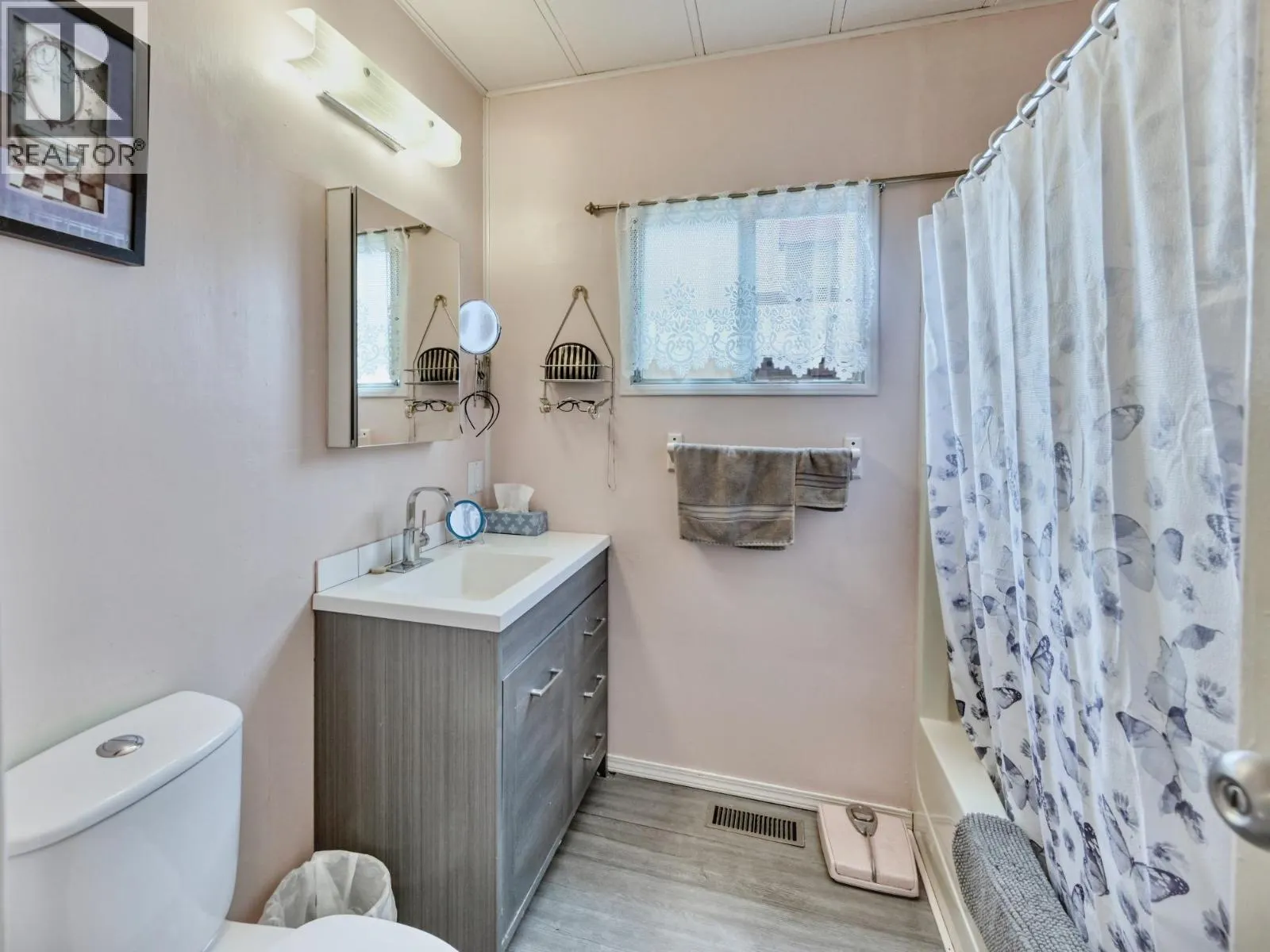 9106 Main Street Street Unit# 7