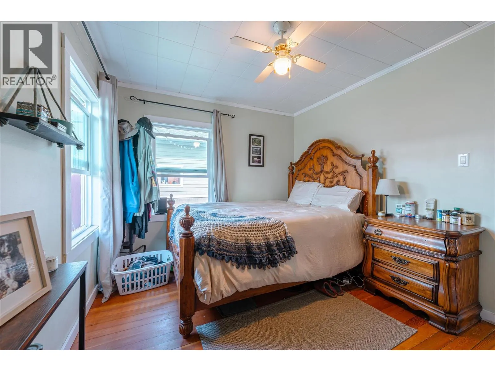 600 Eighth Street E
