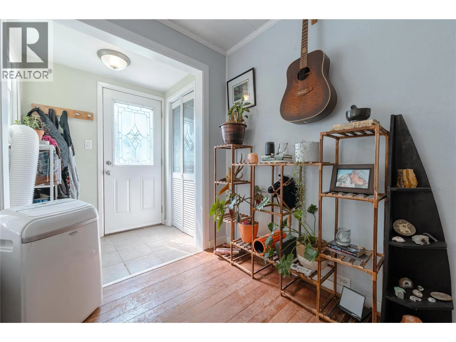 600 Eighth Street E