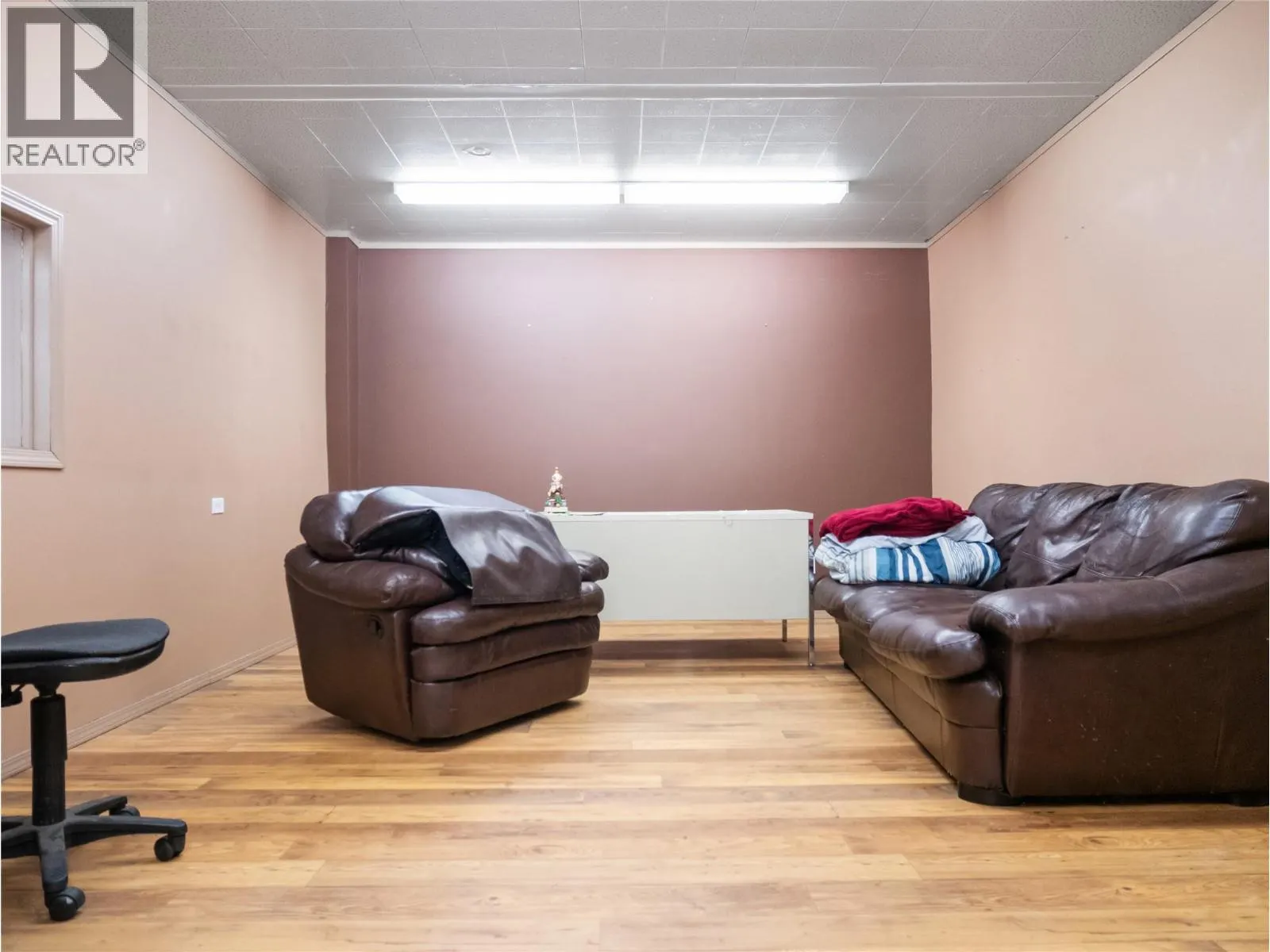 10121 10 Street
