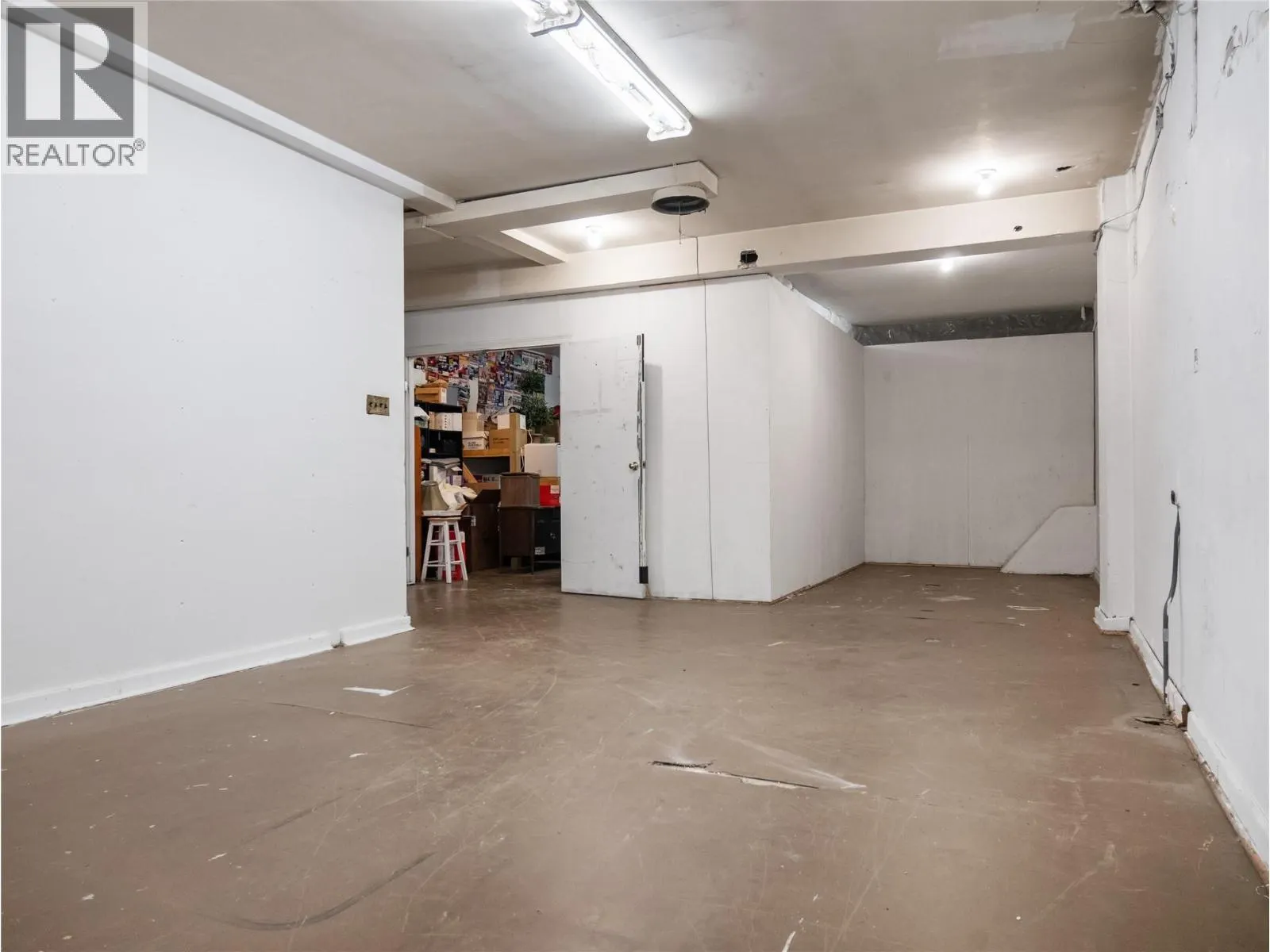 10121 10 Street