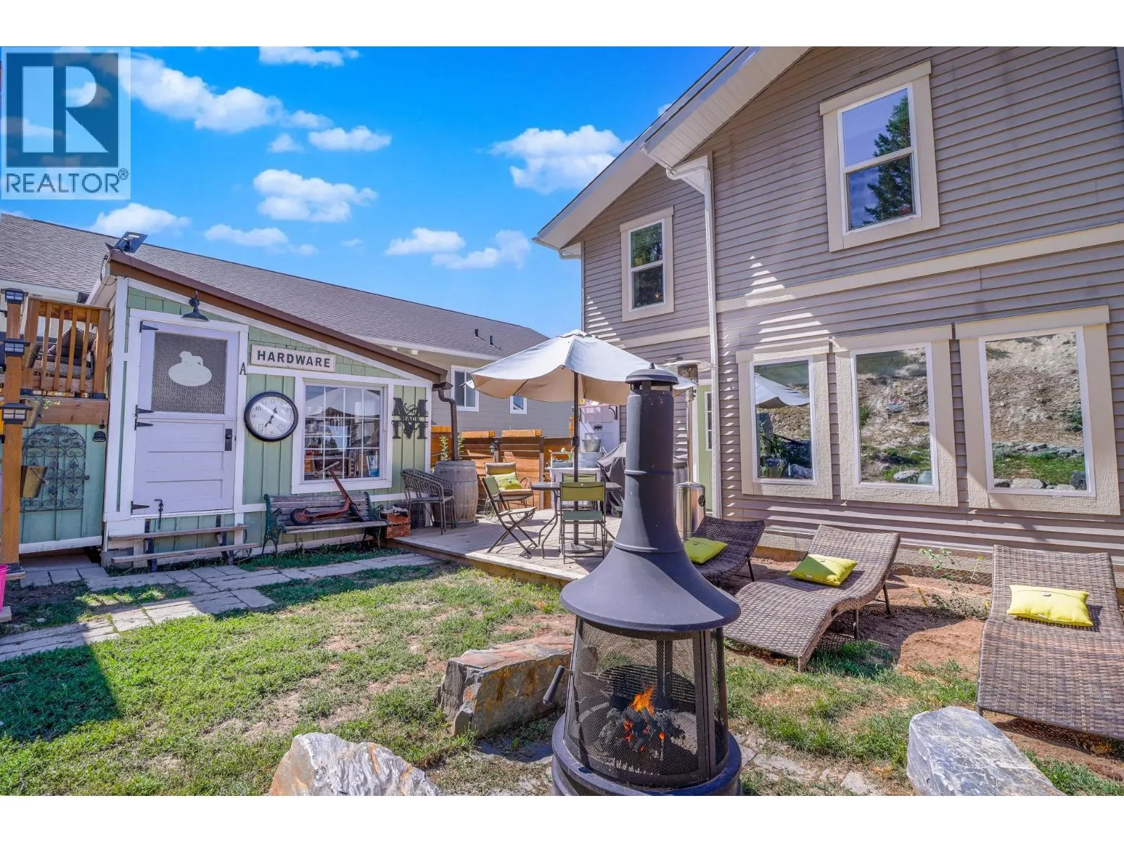 1594 MT FISHER Crescent
