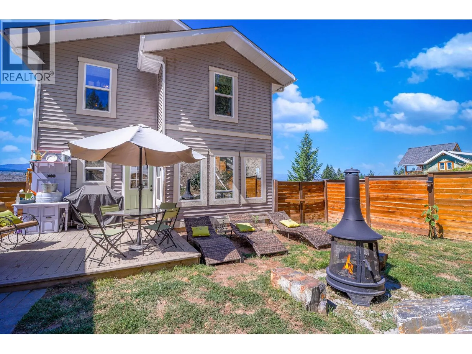 1594 MT FISHER Crescent