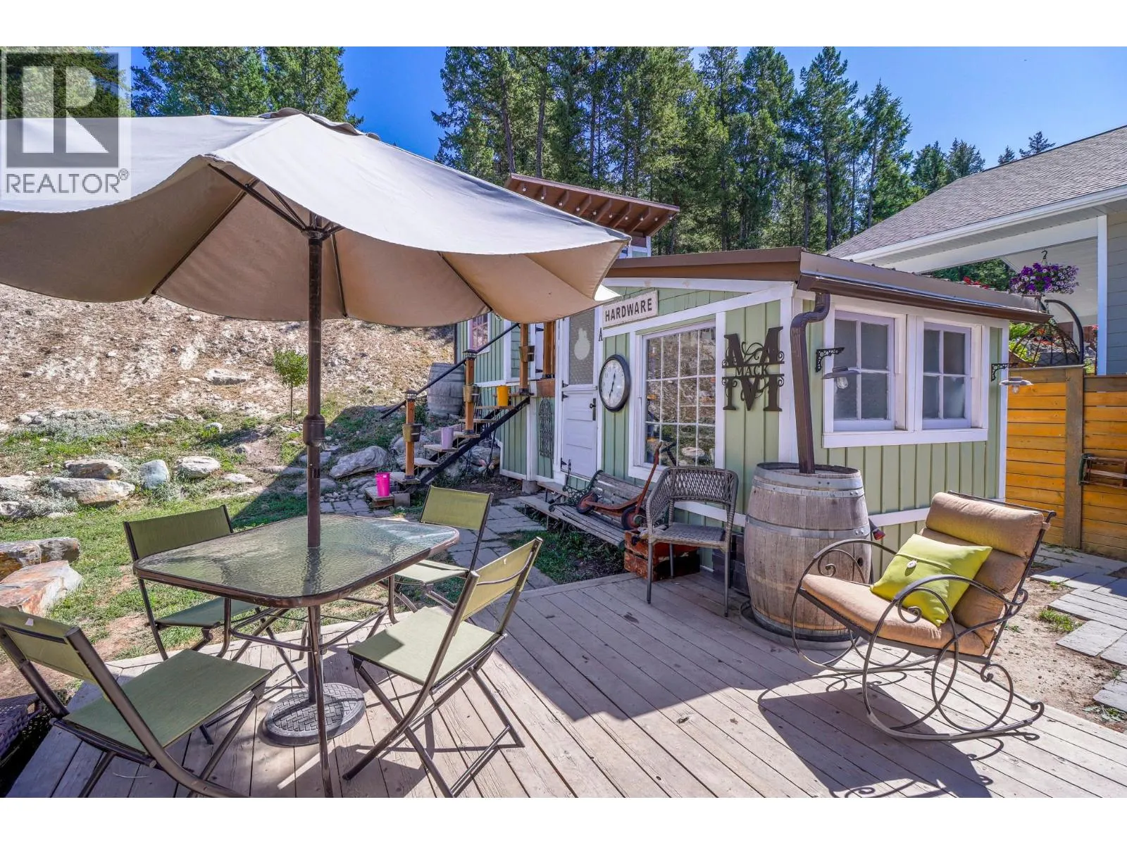 1594 MT FISHER Crescent