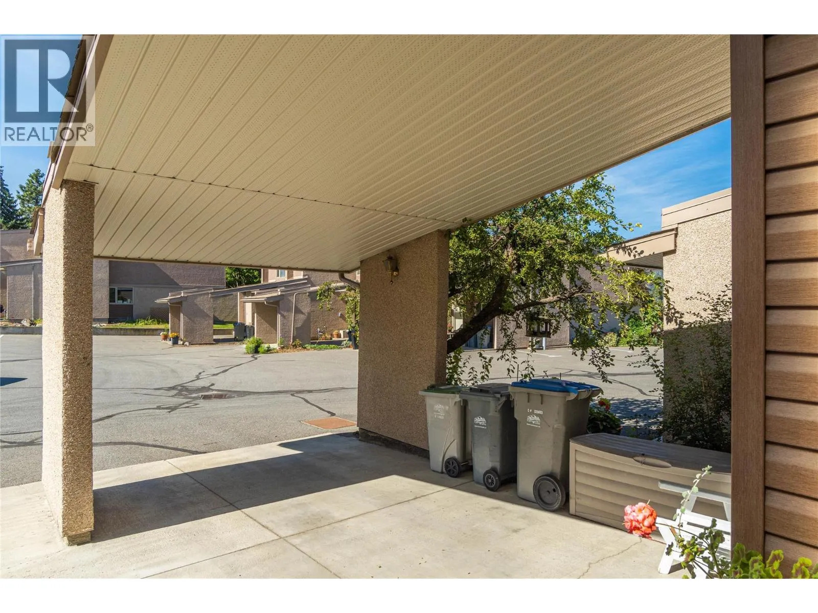 1555 Summit Drive Unit# 12