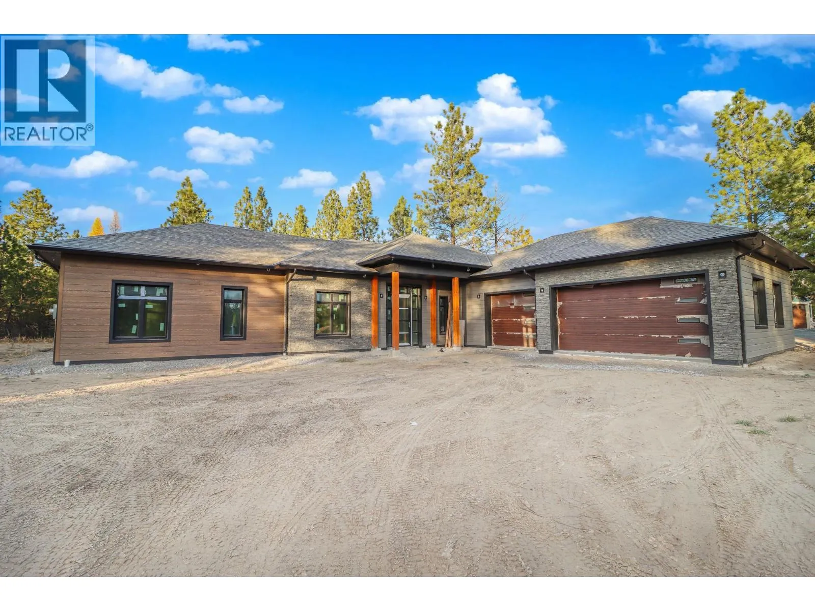 113 CORRAL Boulevard