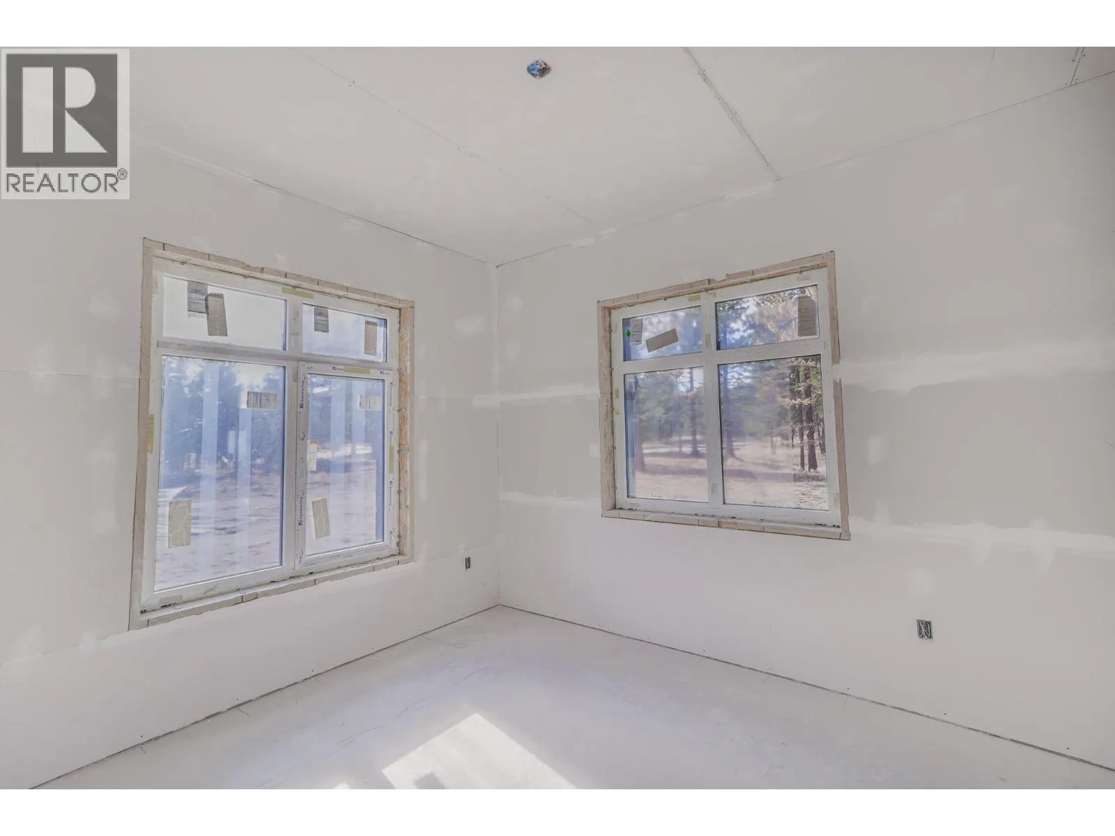 113 CORRAL Boulevard