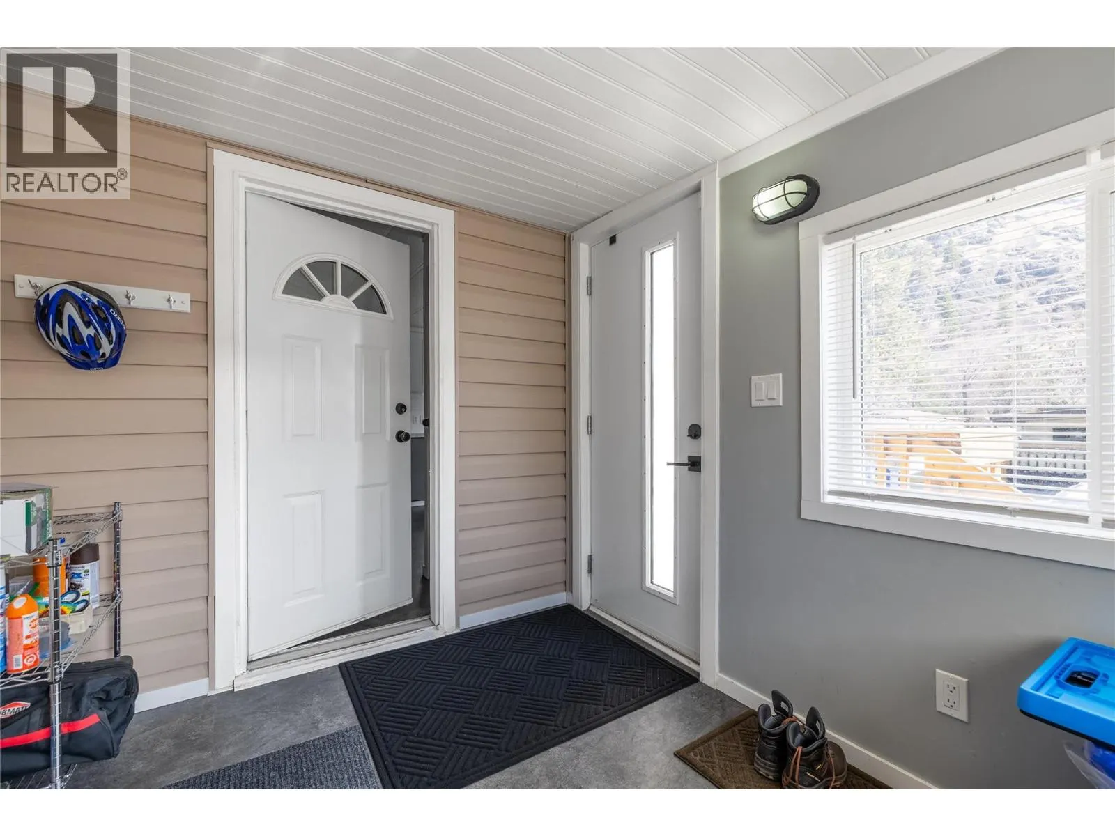1929 97 Highway S Unit# 64