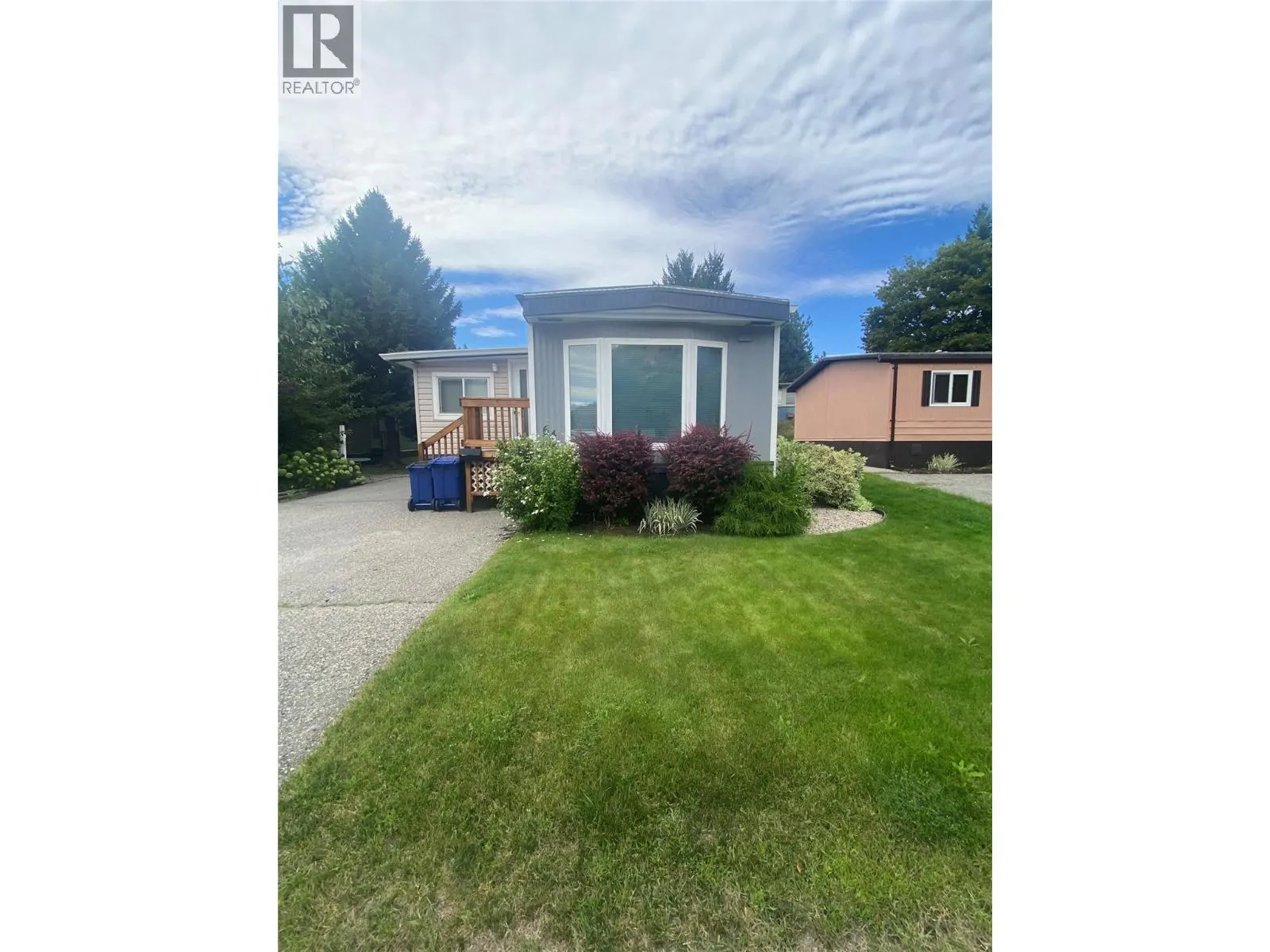 1929 97 Highway S Unit# 64