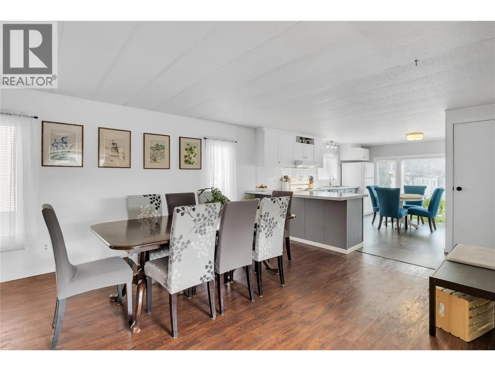 1929 97 Highway S Unit# 64