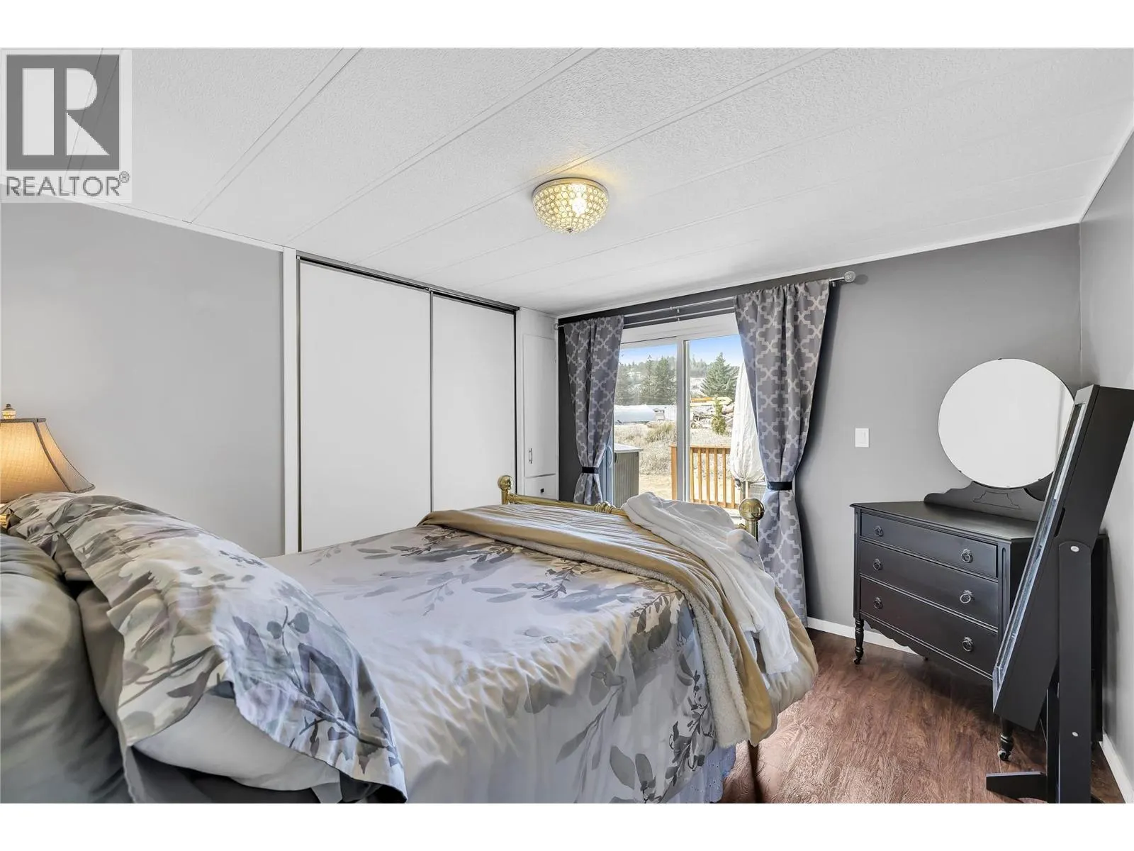 1929 97 Highway S Unit# 64