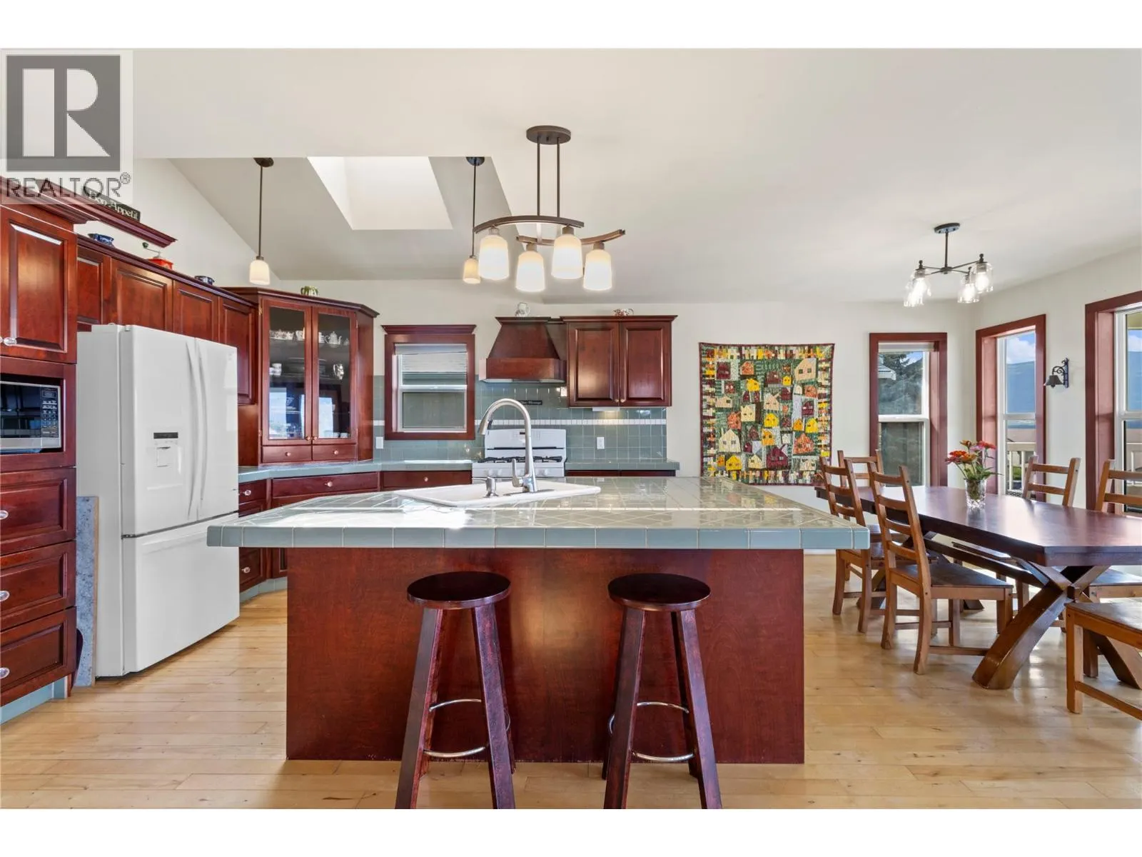 2500 4th Avenue SE