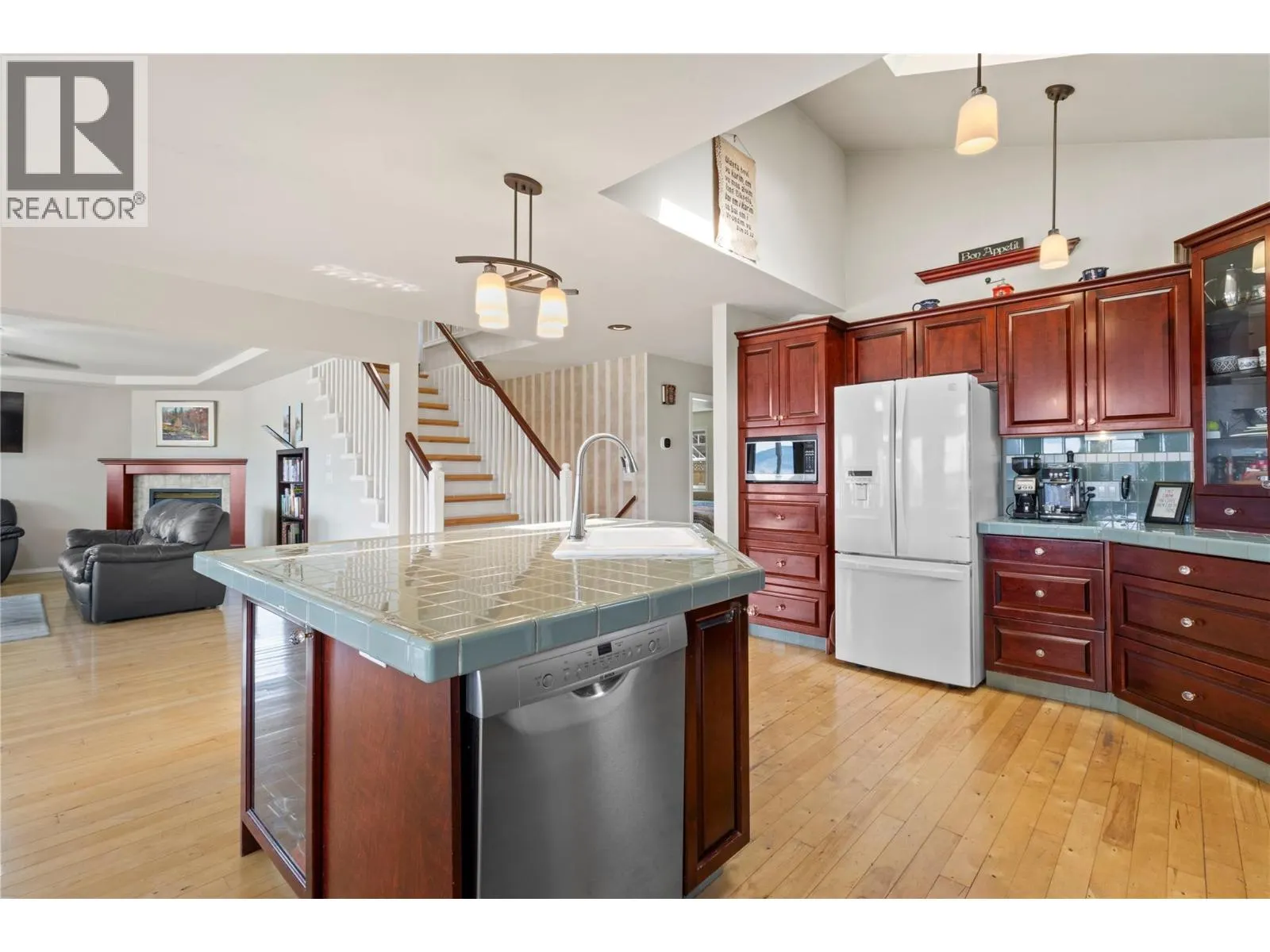 2500 4th Avenue SE